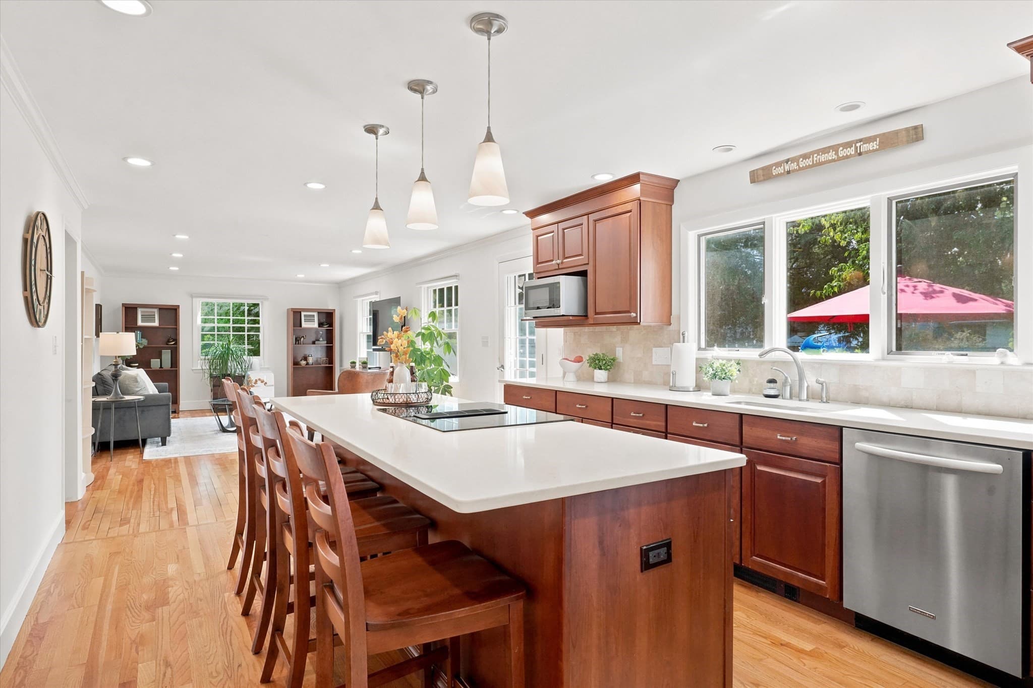 Single Family Residence at 21 Woodbridge Rd, North Andover MA 01845, North Andover, photo 4 of 30