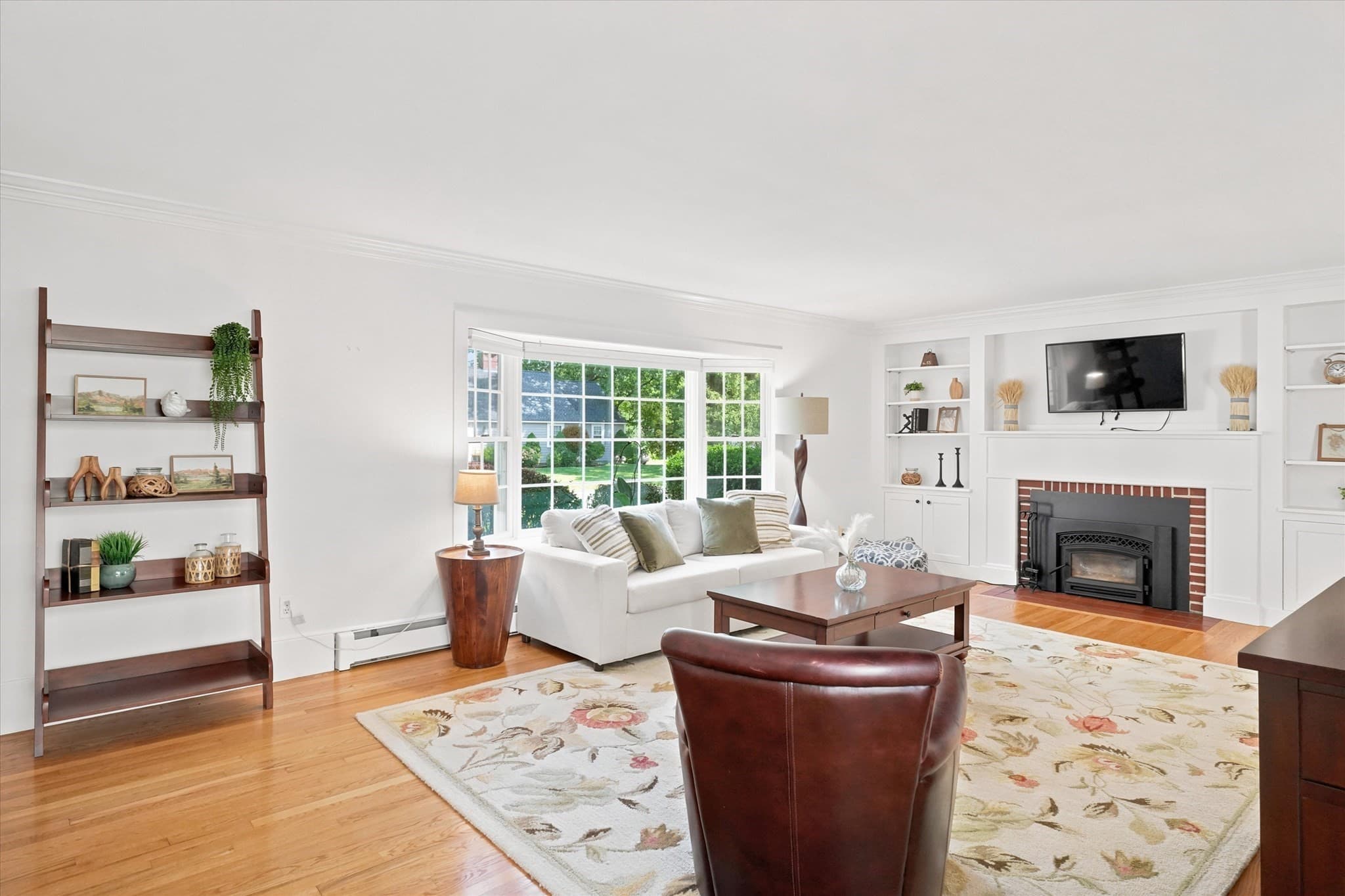 Single Family Residence at 21 Woodbridge Rd, North Andover MA 01845, North Andover, photo 8 of 30