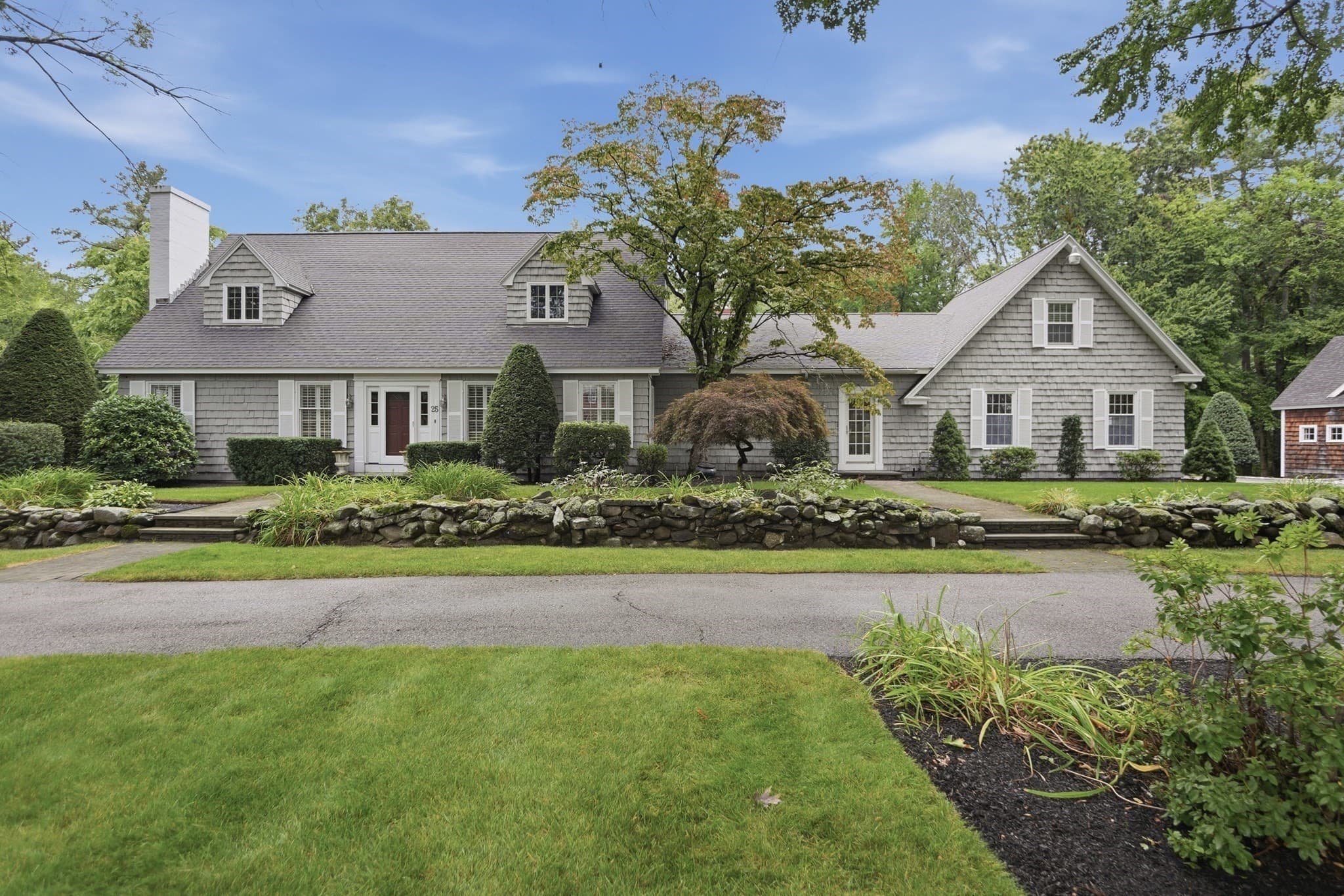 Single Family Residence at 25 Grandview Road, Chelmsford MA 01824, Chelmsford, photo 2 of 41