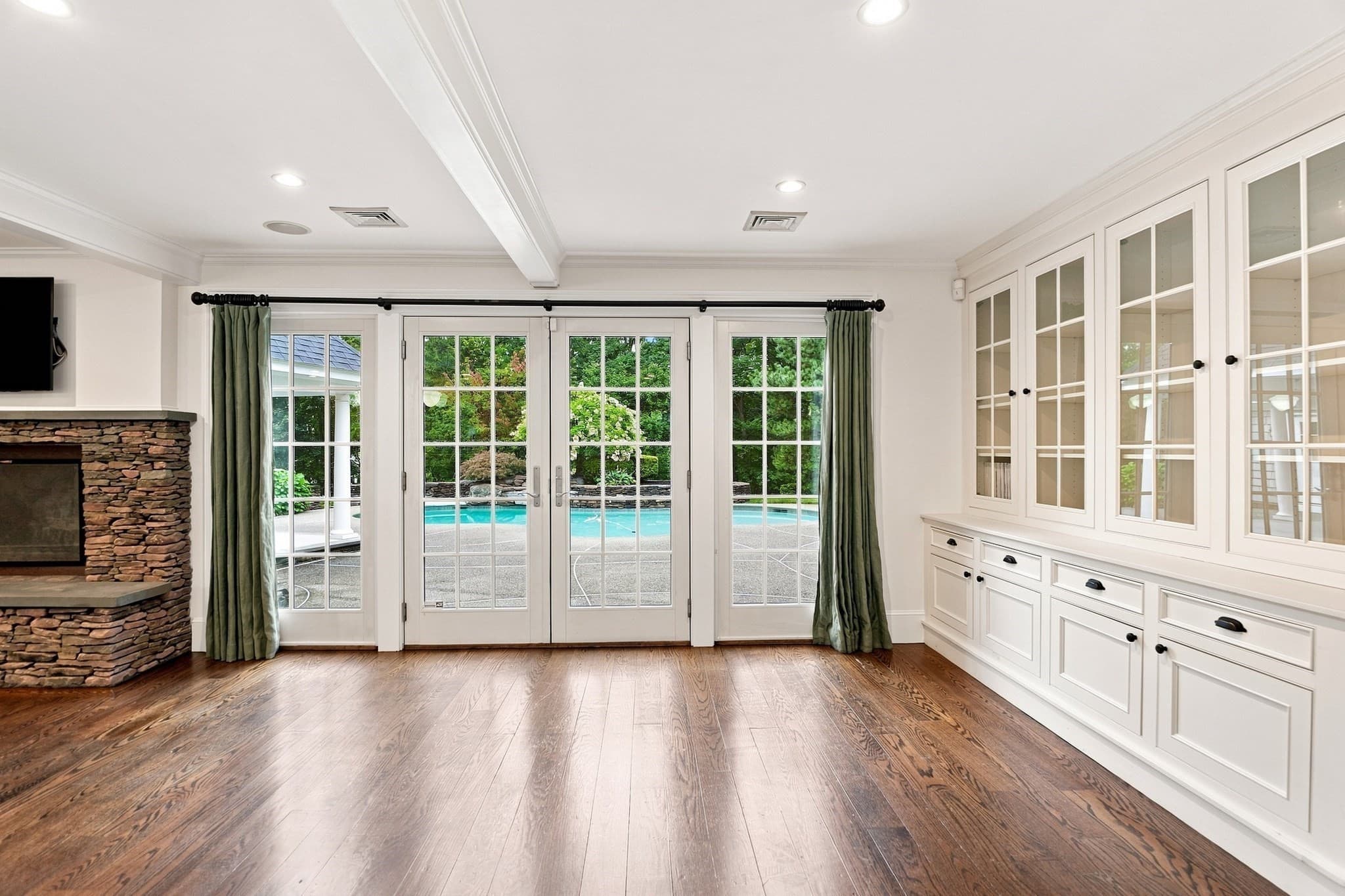Single Family Residence at 25 Grandview Road, Chelmsford MA 01824, Chelmsford, photo 10 of 41