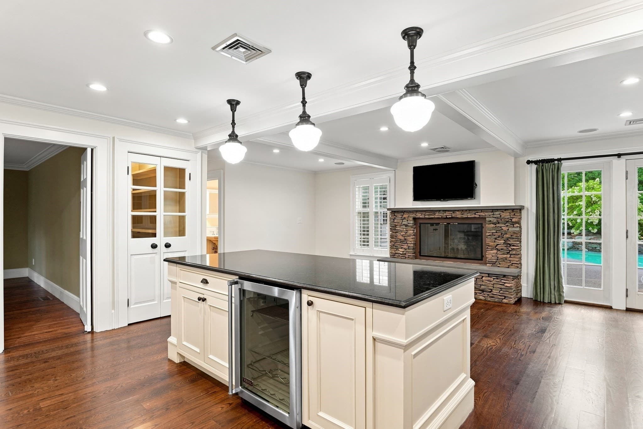 Single Family Residence at 25 Grandview Road, Chelmsford MA 01824, Chelmsford, photo 8 of 41
