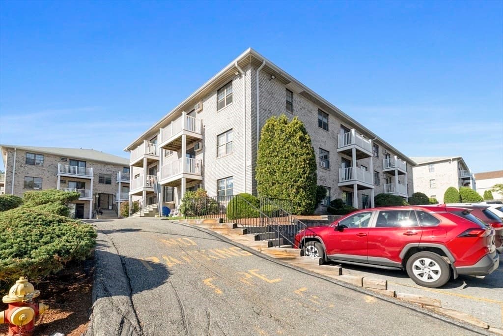 Condominium at 24 Kenmar Dr # 239, Billerica MA 01821, Billerica, photo 2 of 28