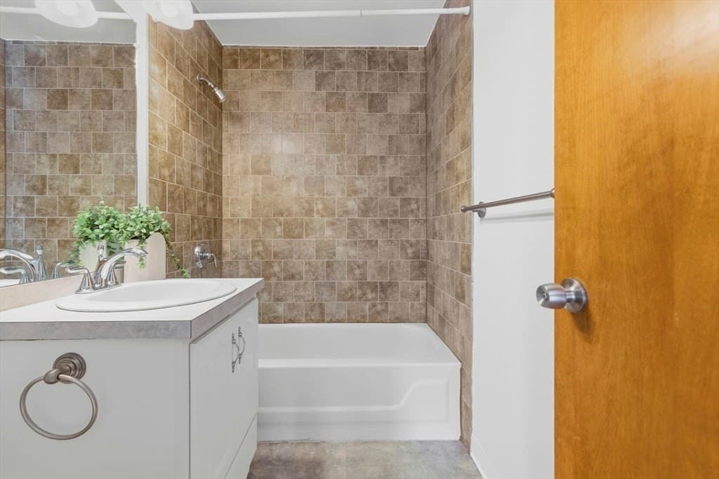 Condominium at 24 Kenmar Dr # 239, Billerica MA 01821, Billerica, photo 20 of 28