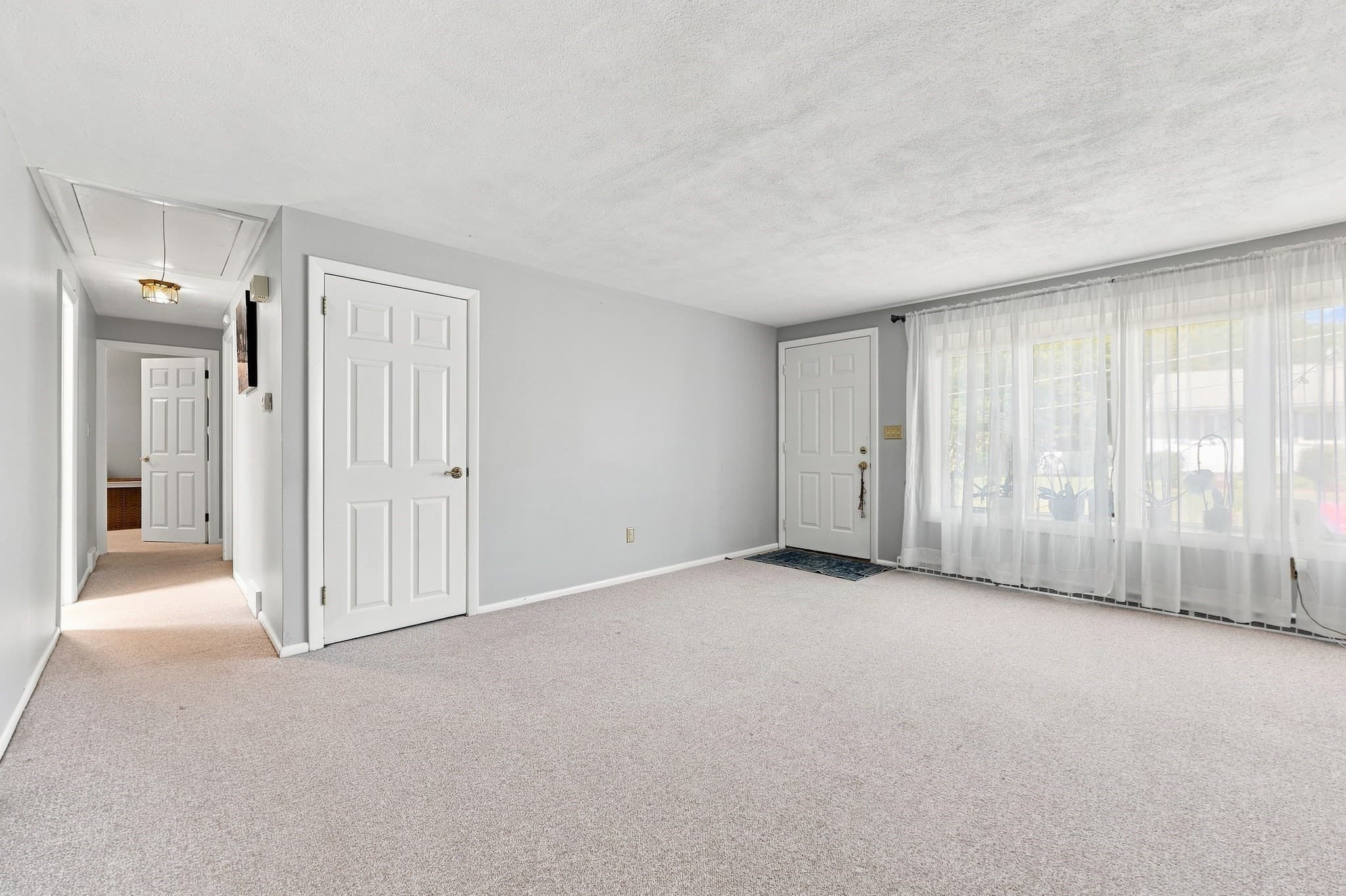 Single Family Residence at 92 Applewood Drive, Marlborough MA 01752, Marlborough, photo 6 of 42