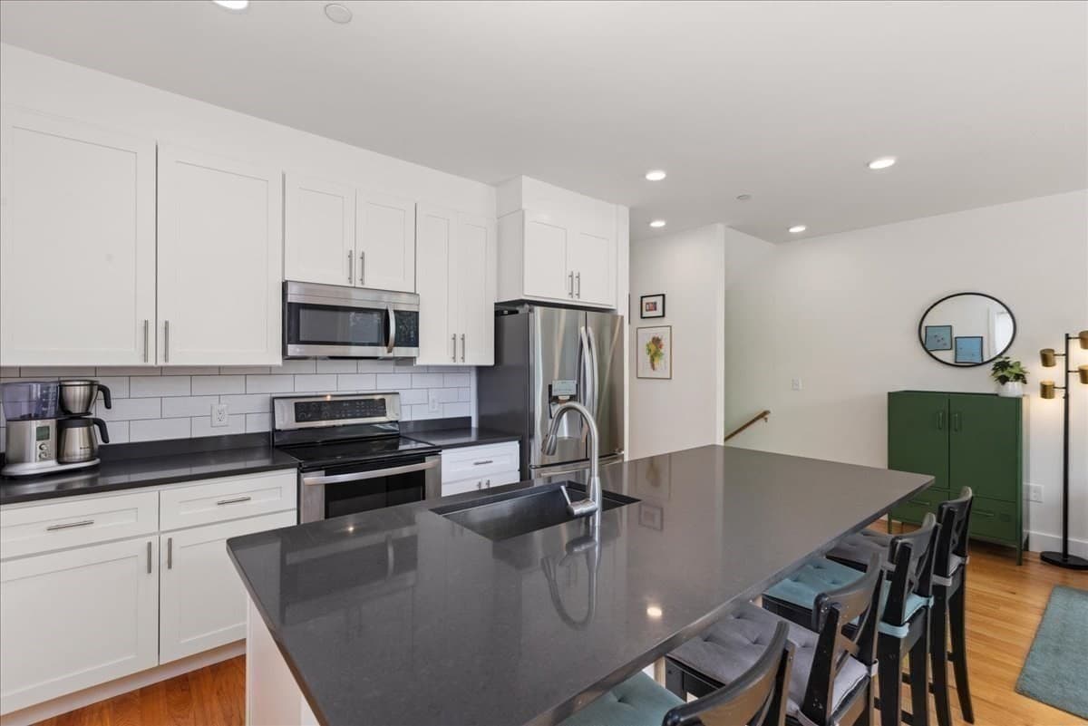 Condominium at 38 Colonial # 2, Boston MA 02124, Boston, photo 8 of 41