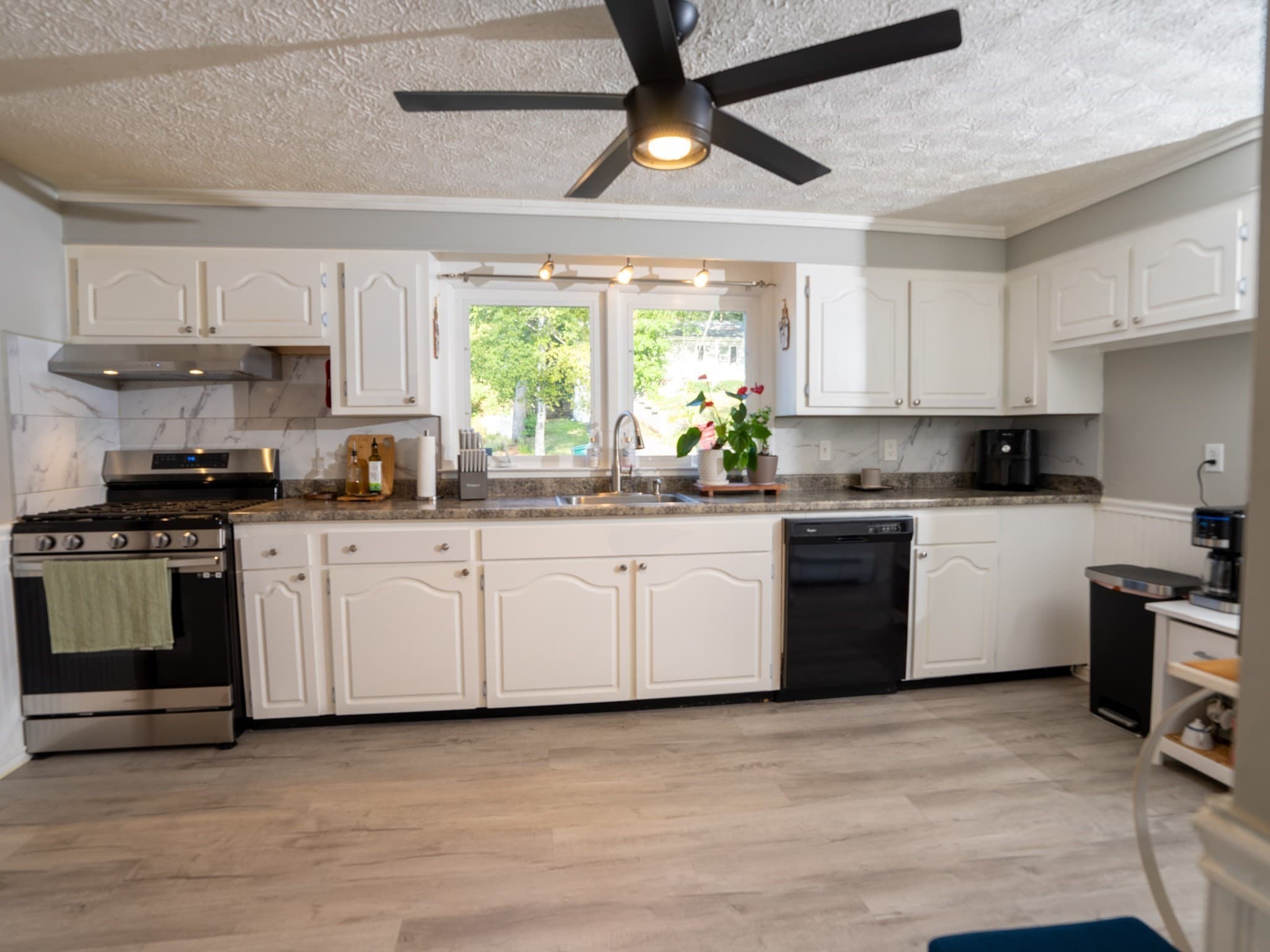 Single Family Residence at 346 Christian St, Lowell MA 01850, Lowell, photo 9 of 32