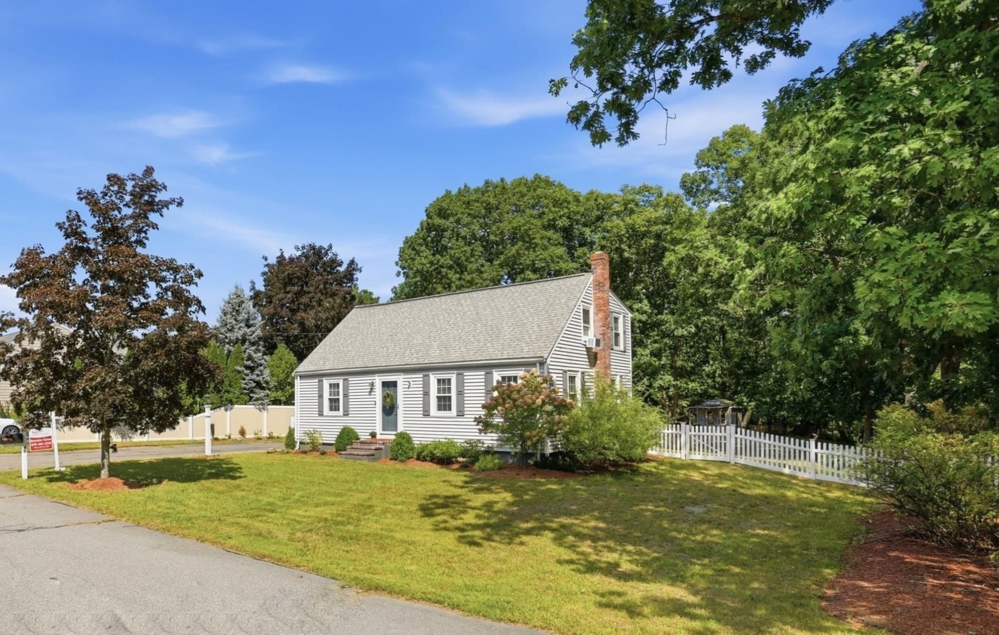 Single Family Residence at 60 Bellflower Rd, Billerica MA 01821, photo 2 of 42