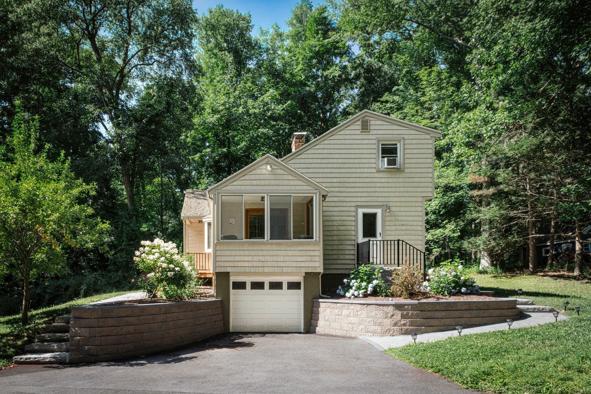 Single Family Residence at 19 Gail St, Topsfield MA 01983, Topsfield, photo 3 of 17