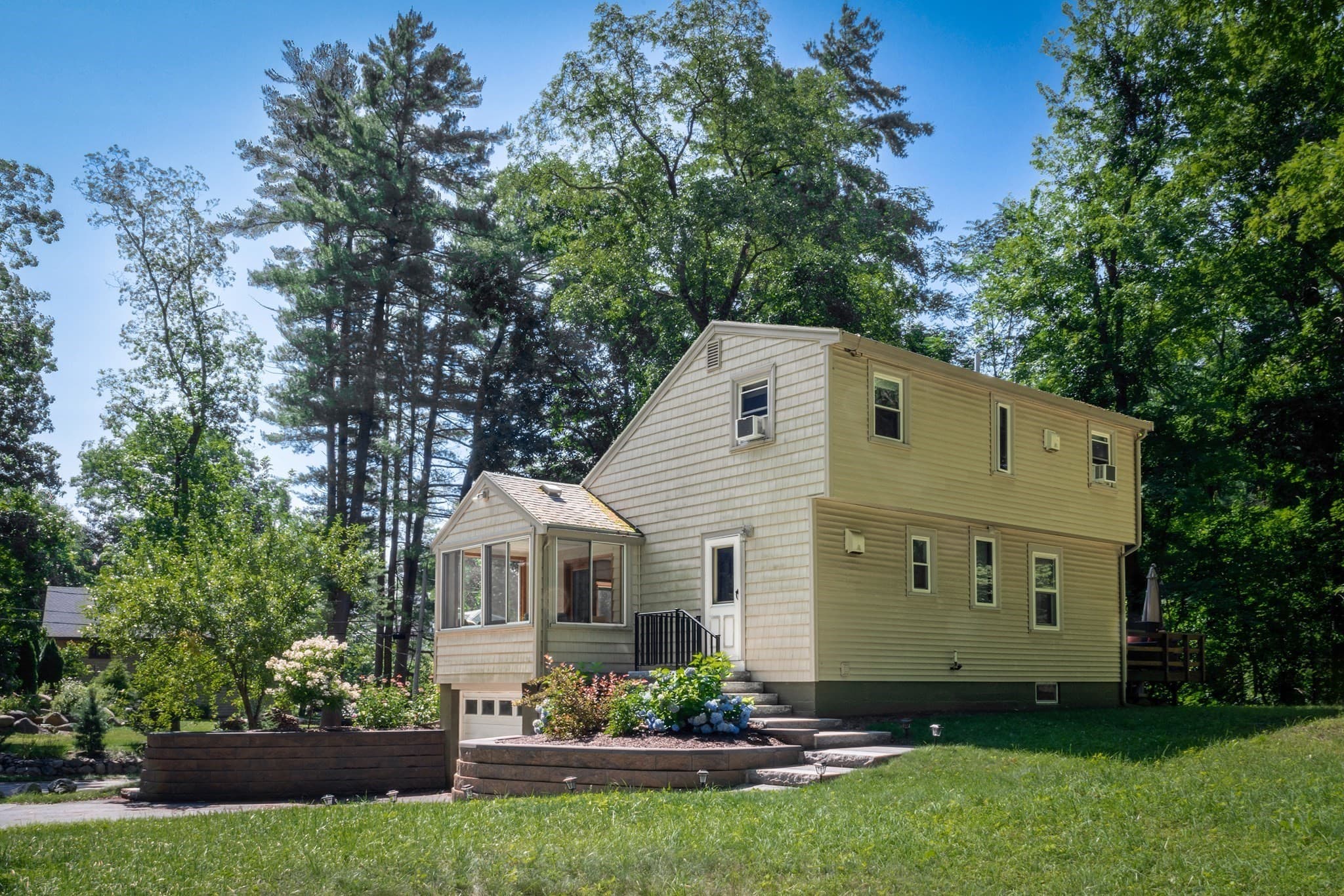 Single Family Residence at 19 Gail St, Topsfield MA 01983, Topsfield, photo 4 of 17