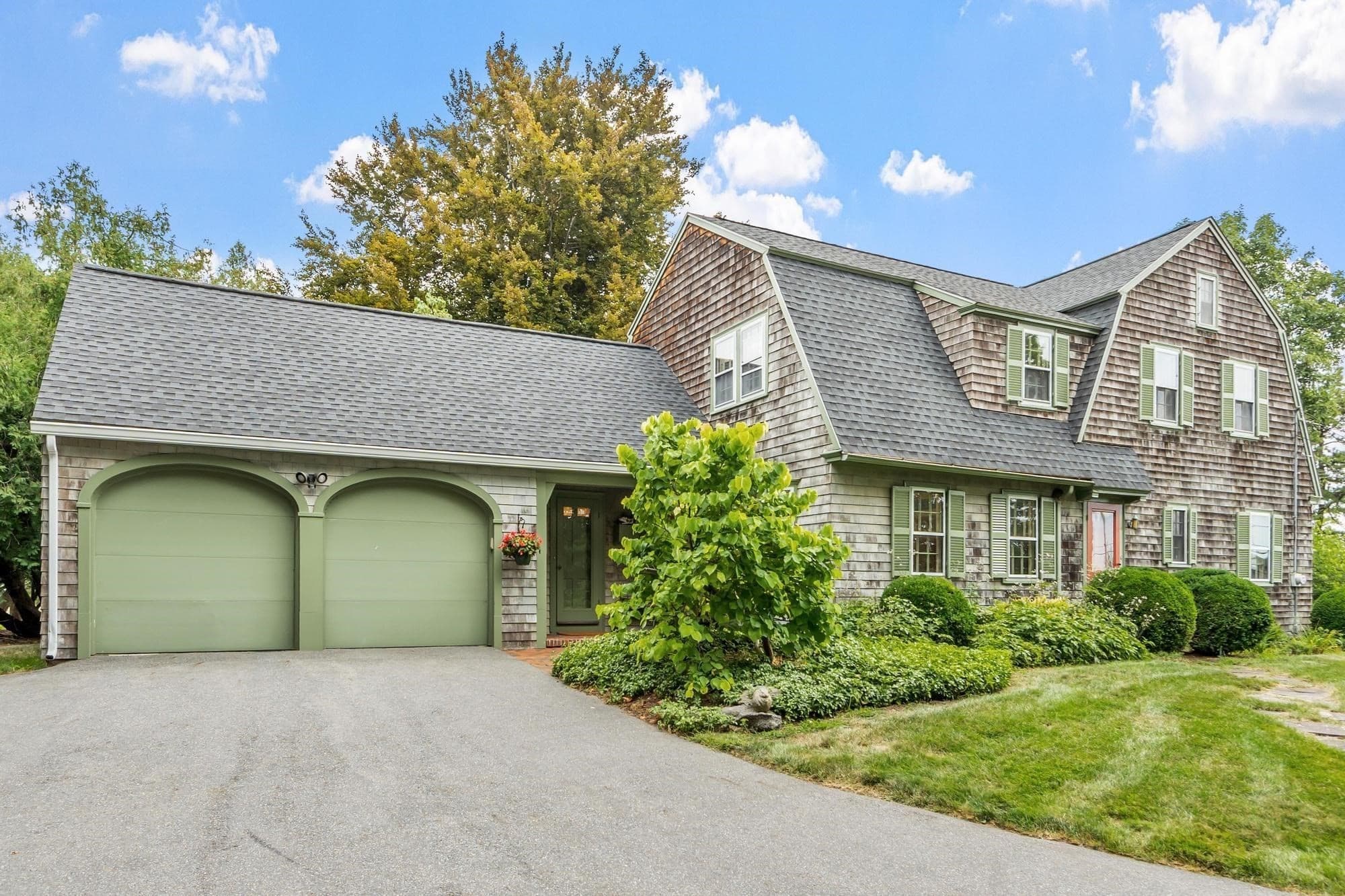 Single Family Residence at 36 Haggetts Pond Rd, Andover MA 01810, photo 3 of 42