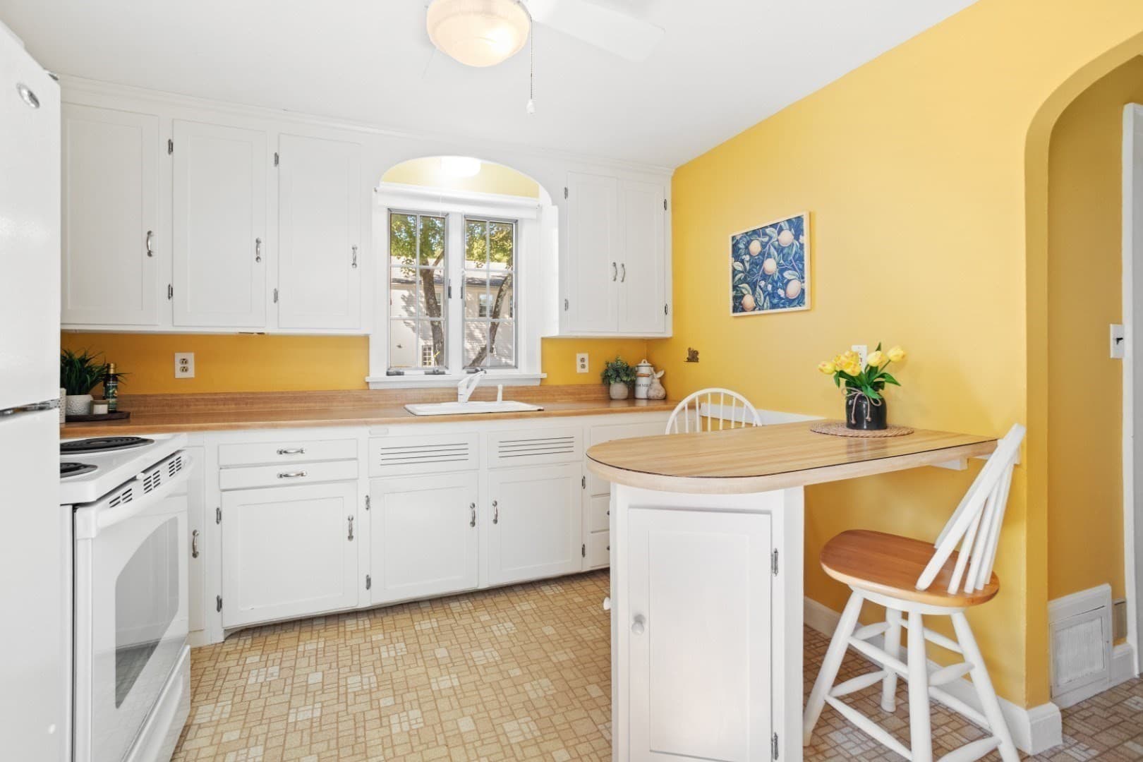 Single Family Residence at 4 Stanton Road, Stoneham MA 02180, Stoneham, photo 10 of 42