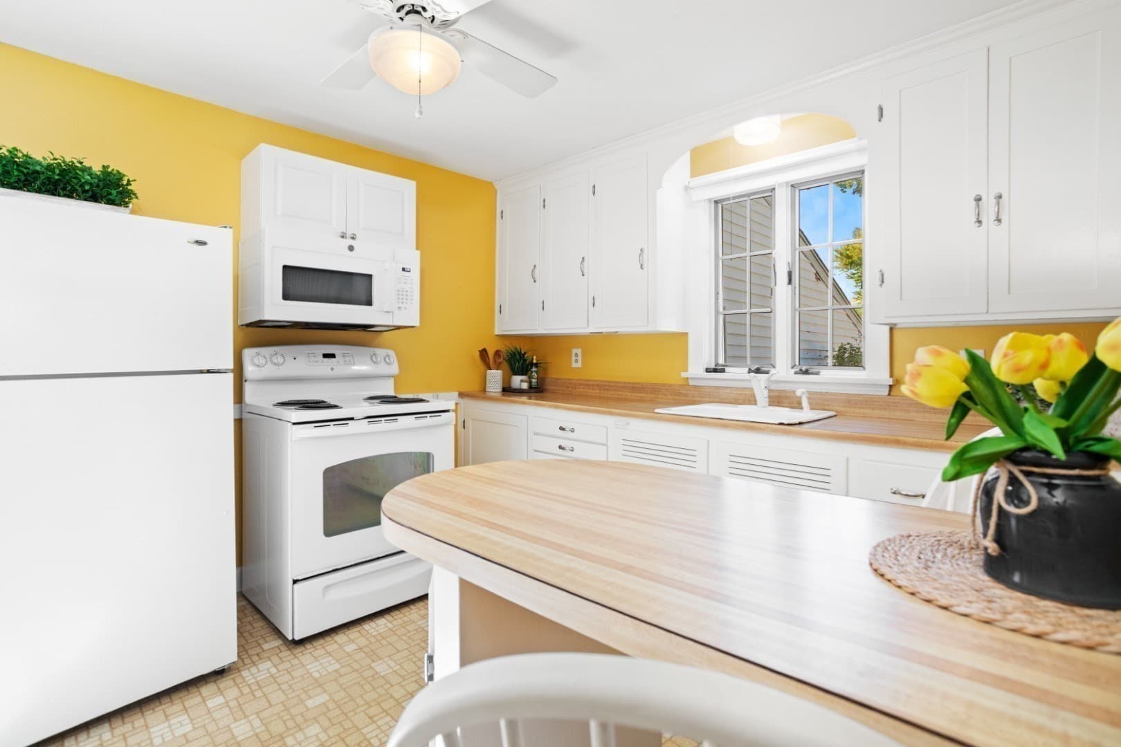 Single Family Residence at 4 Stanton Road, Stoneham MA 02180, Stoneham, photo 11 of 42