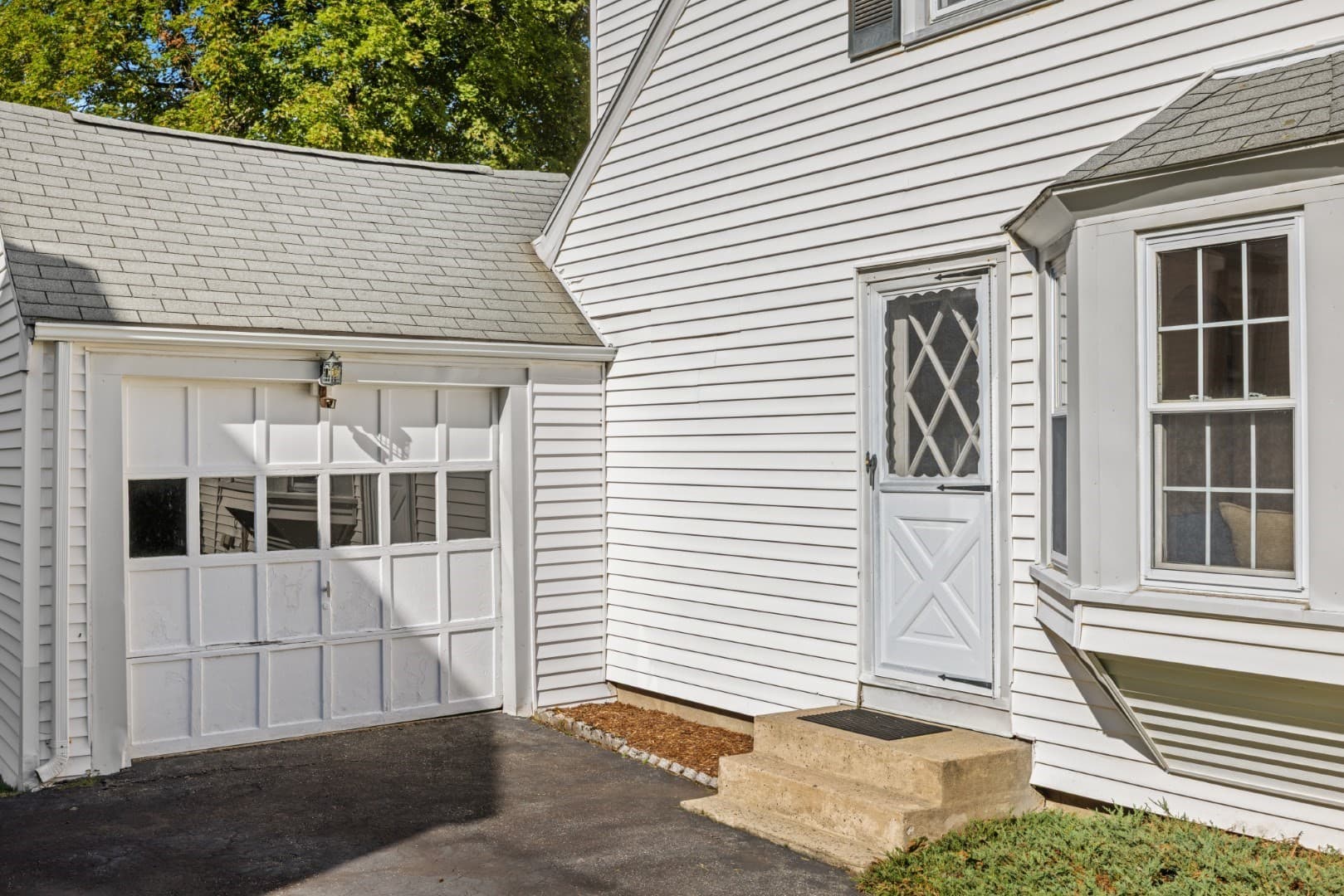 Single Family Residence at 4 Stanton Road, Stoneham MA 02180, Stoneham, photo 4 of 42