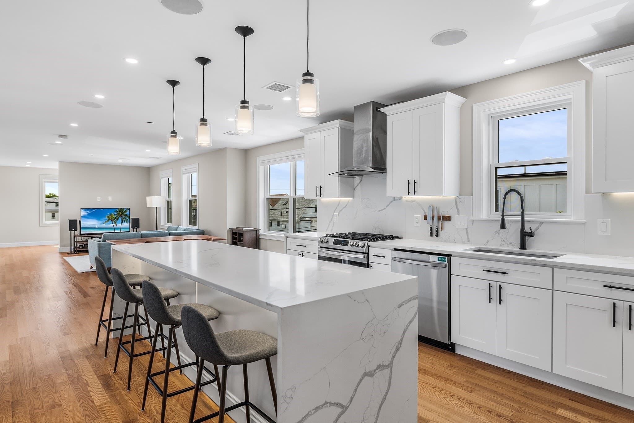 Condominium at 170 Bradford St # 3, Everett MA 02149, Everett, photo 3 of 33