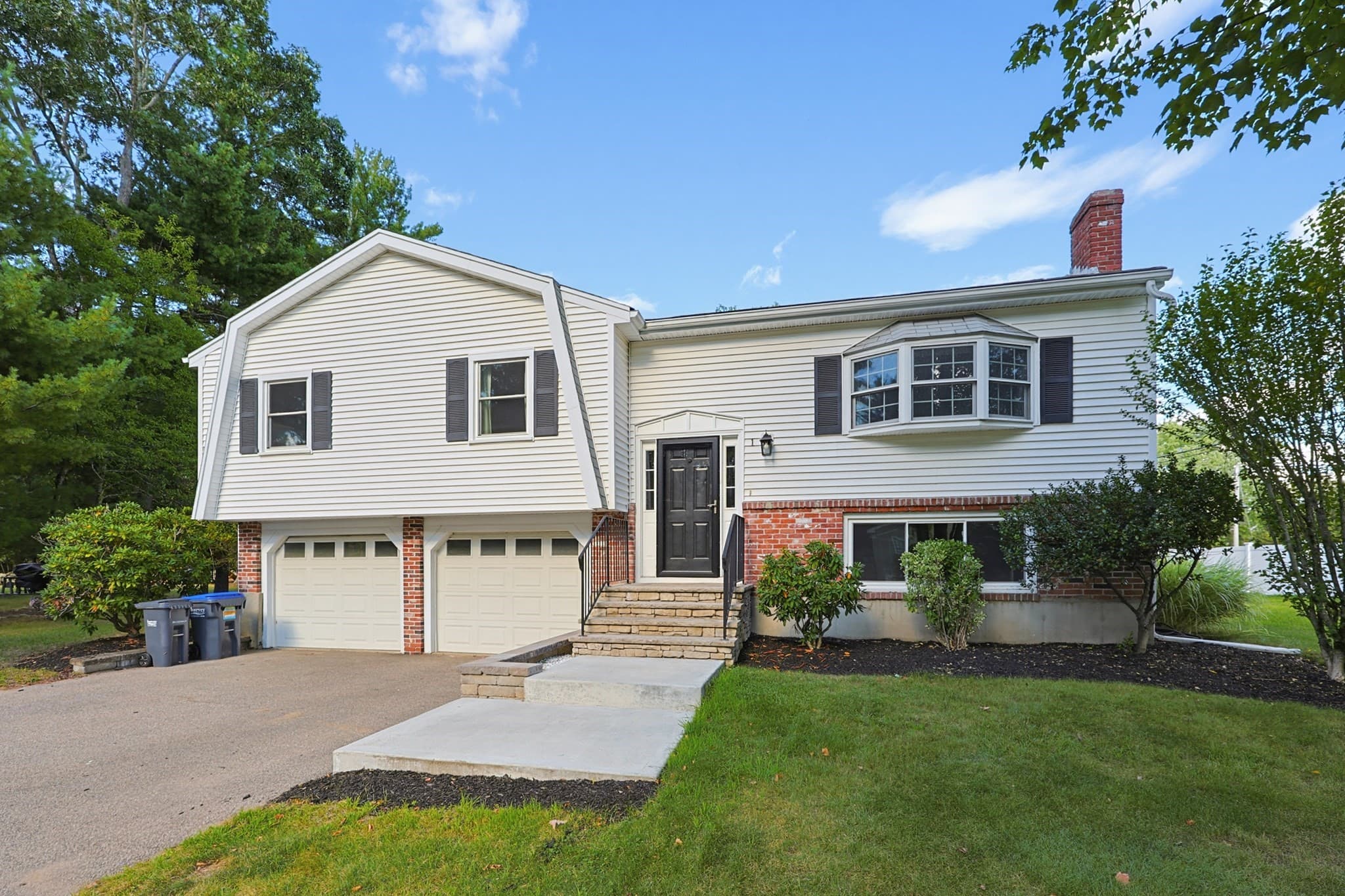 1 Garrison Dr, Plainville MA 02762