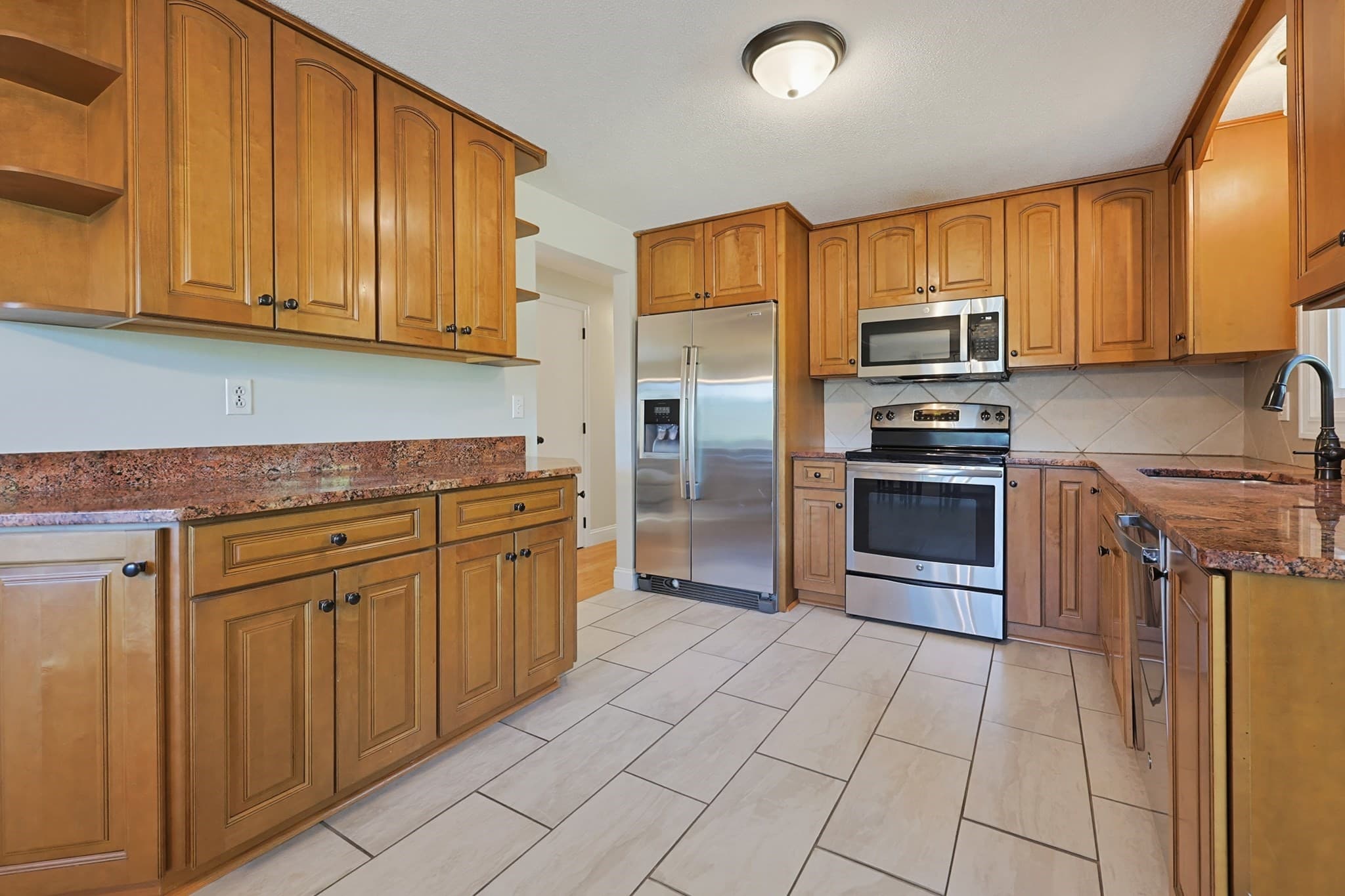 Single Family Residence at 1 Garrison Dr, Plainville MA 02762, Plainville, photo 4 of 35