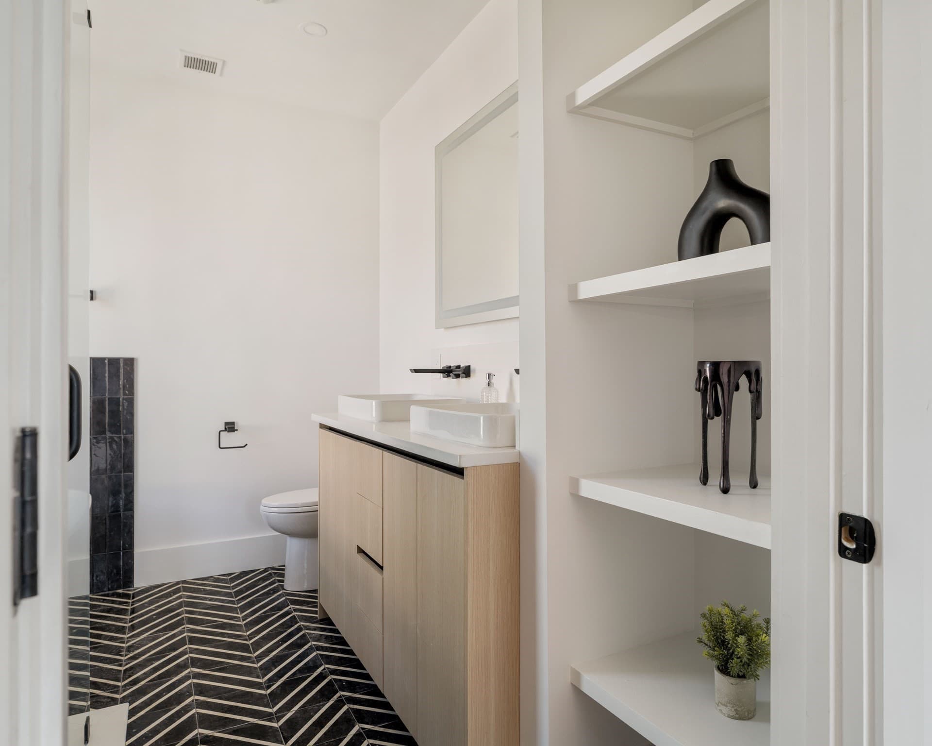 Condominium at 32 Condor St # 4A, Boston MA 02128, Boston, photo 24 of 34