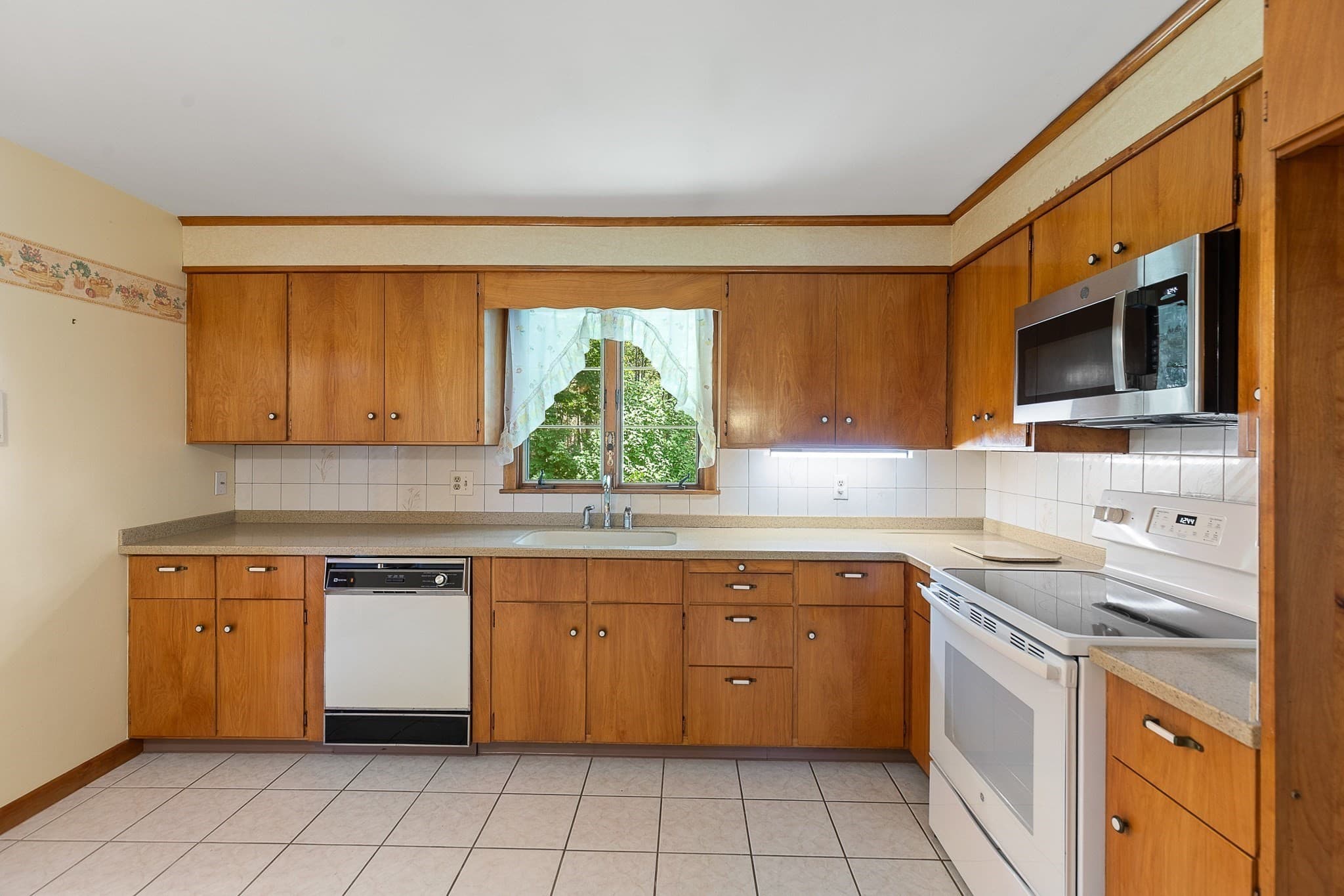 Single Family Residence at 149 Palfrey St, Watertown MA 02472, Watertown, photo 10 of 37