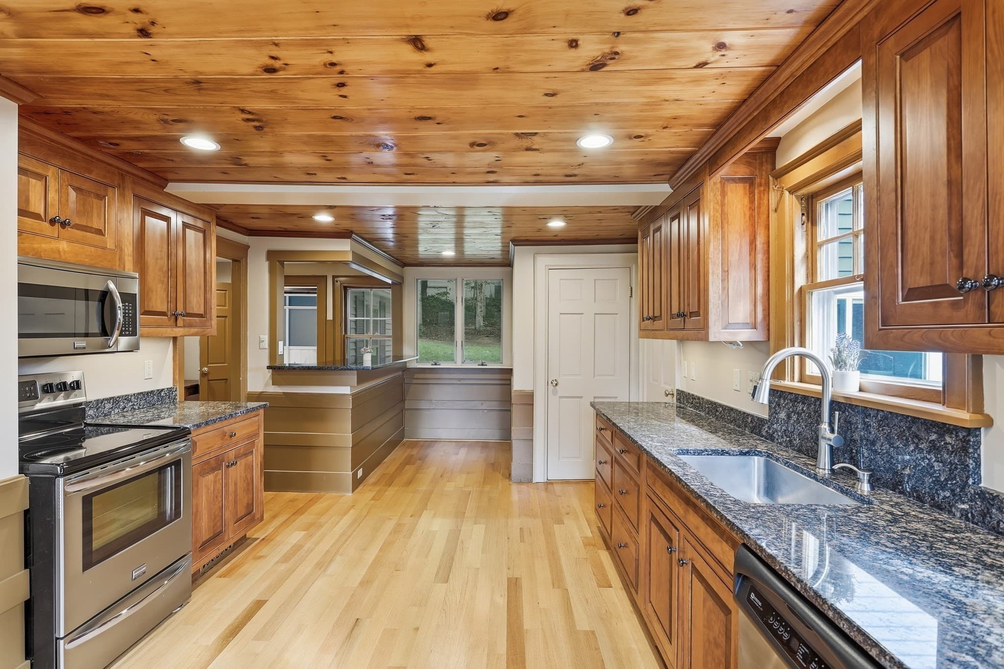 Single Family Residence at 85 Wallace Hill, Townsend MA 01469, Townsend, photo 14 of 23