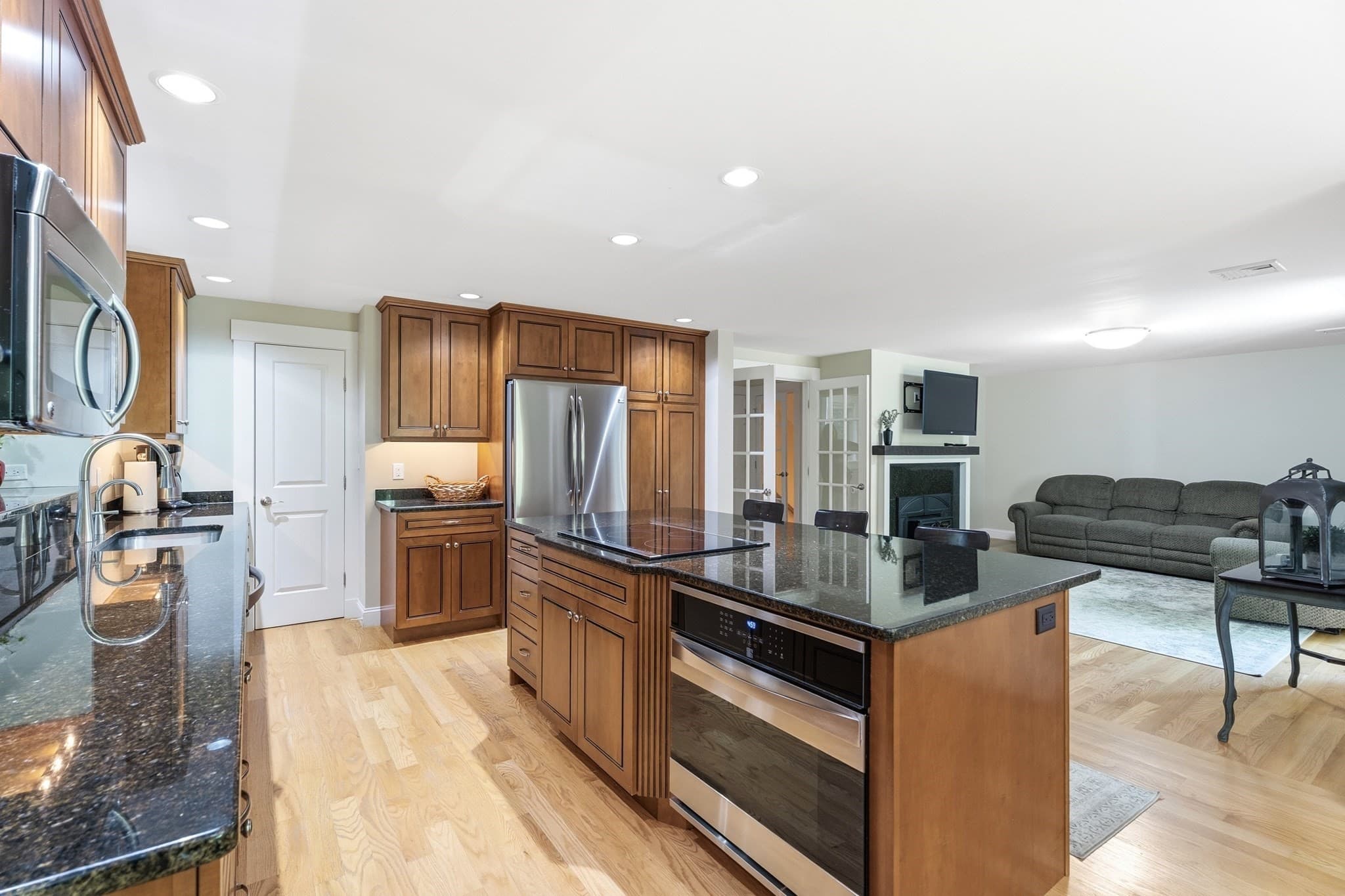 Condominium at 13 Bates Ln # 13, Westford MA 01886, Westford, photo 9 of 33