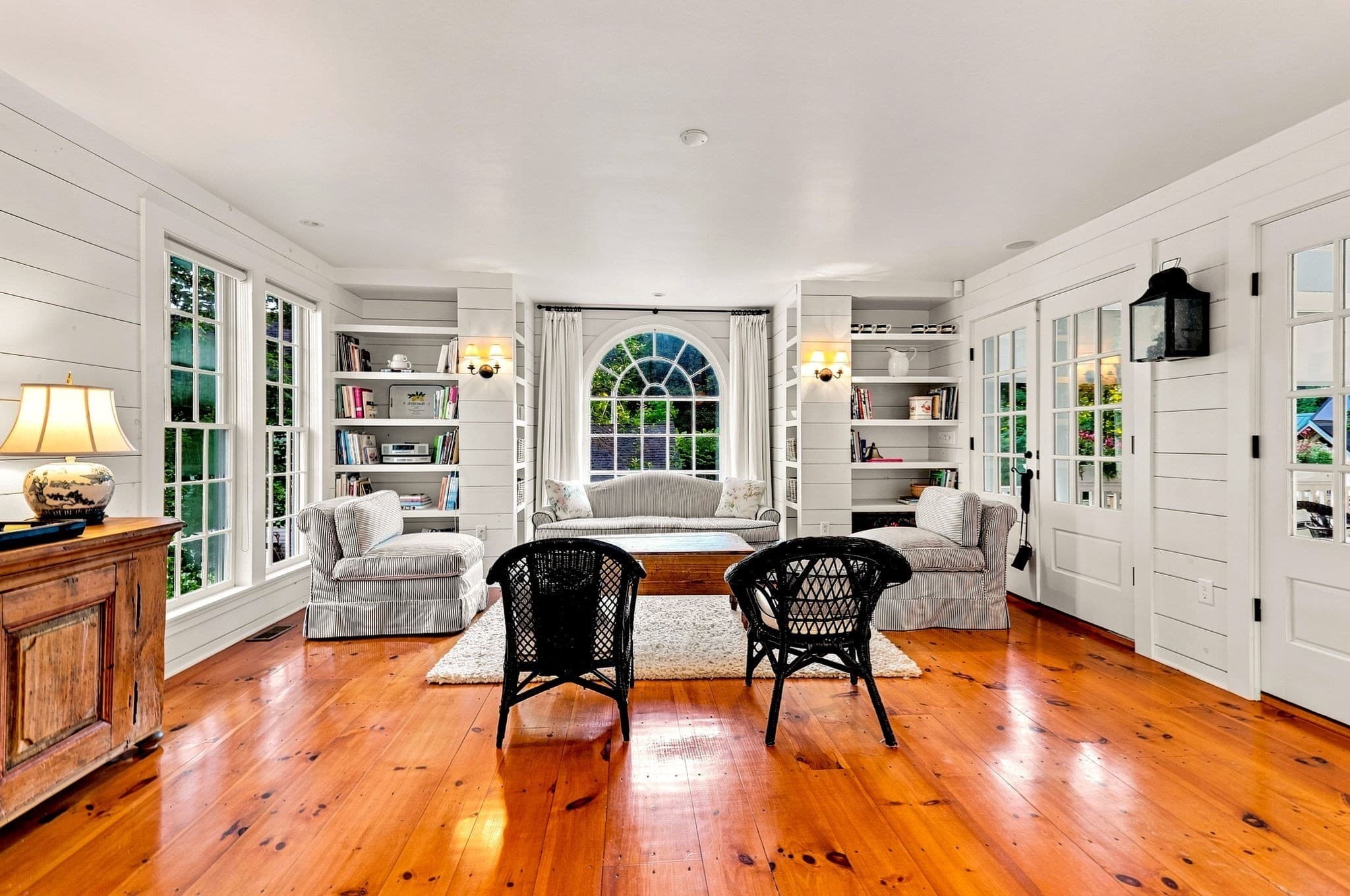 Single Family Residence at 81 Central St, Andover MA 01810, photo 11 of 36