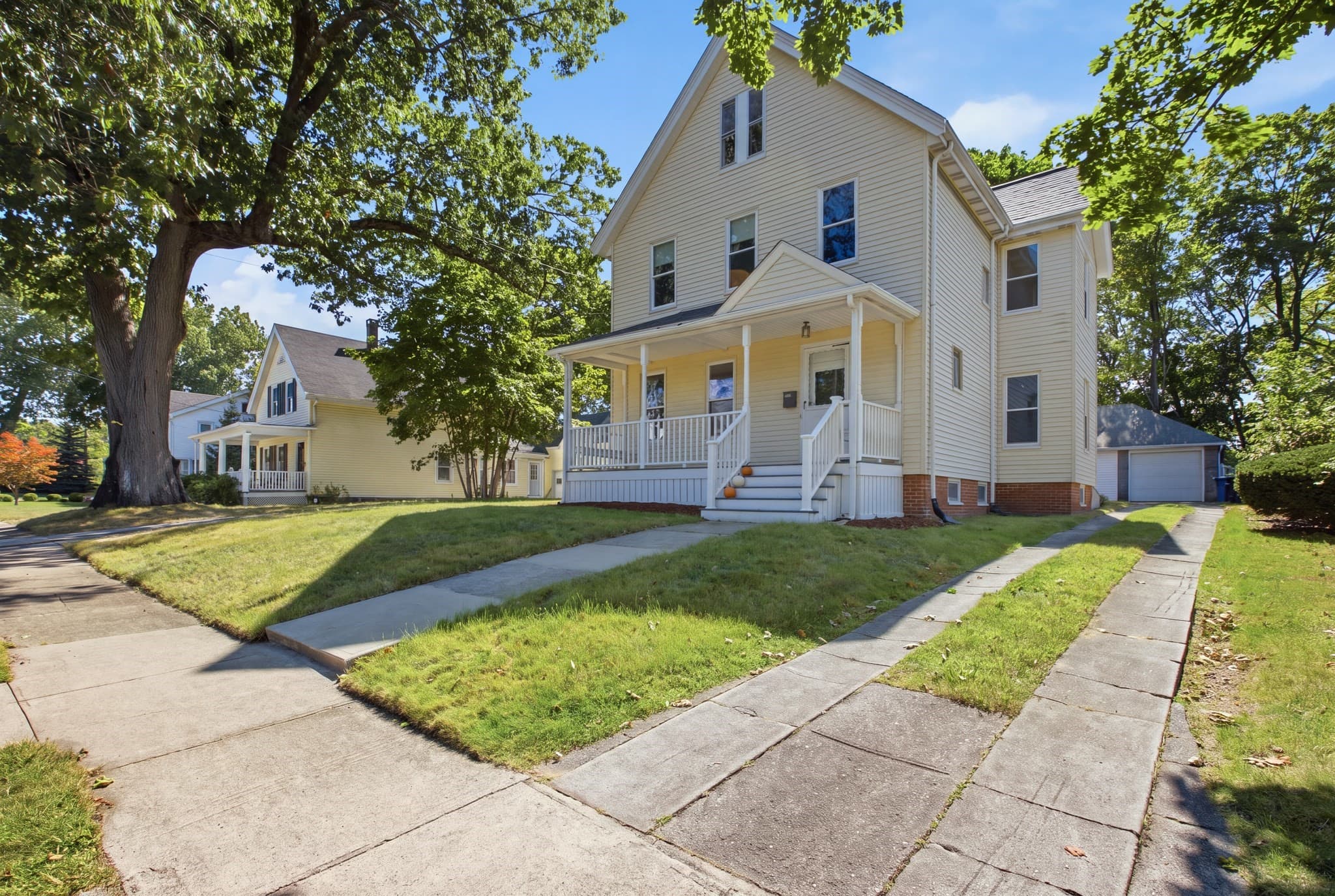 Single Family Residence at 38 Highland St, Reading MA 01867, photo 2 of 42
