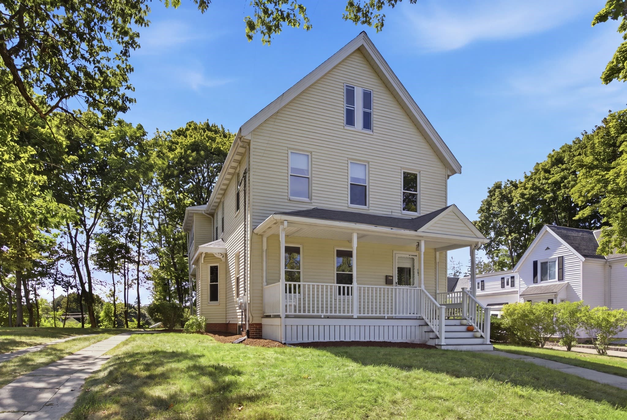 38 Highland St, Reading MA 01867