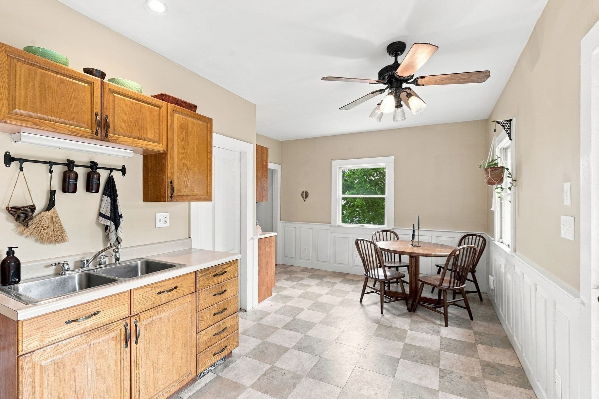 Single Family Residence at 13 Phillips St, Salem MA 01970, Salem, photo 12 of 41