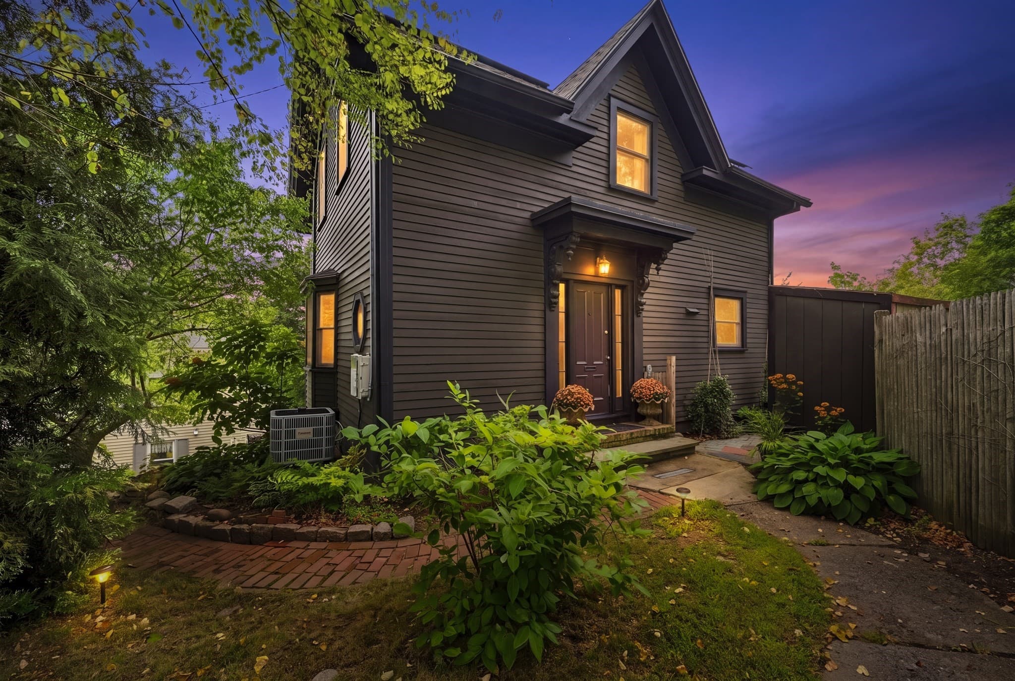 13 Phillips St, Salem MA 01970