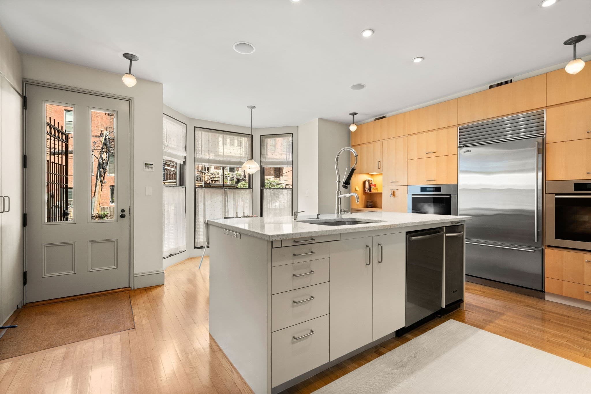 Single Family Residence at 41 Concord Sq, Boston MA 02118, Boston, photo 3 of 26