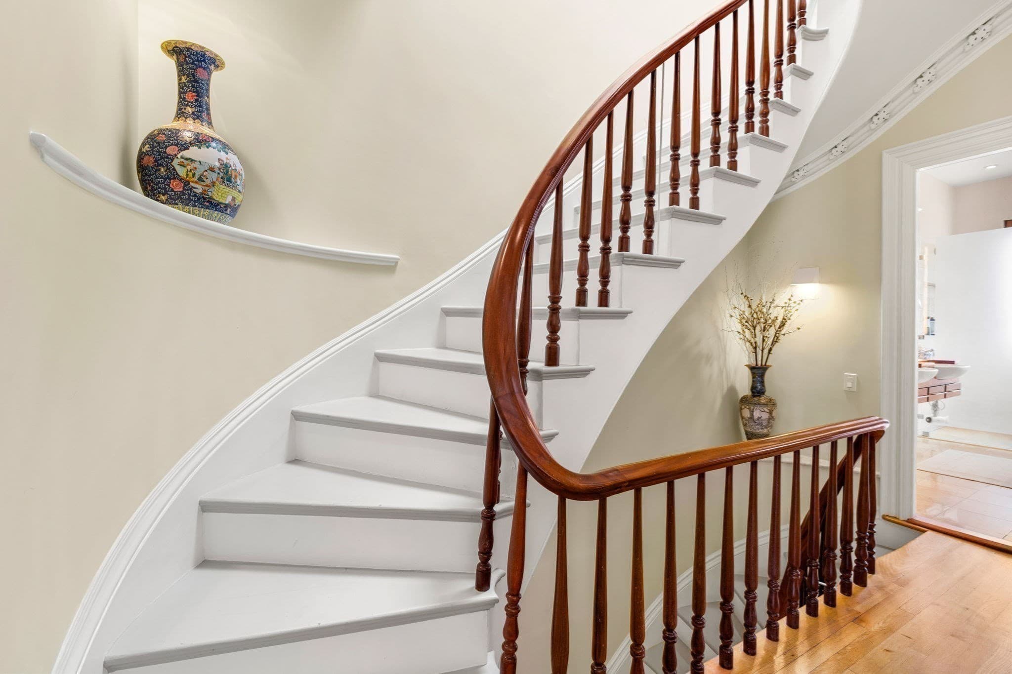 Single Family Residence at 41 Concord Sq, Boston MA 02118, Boston, photo 18 of 26