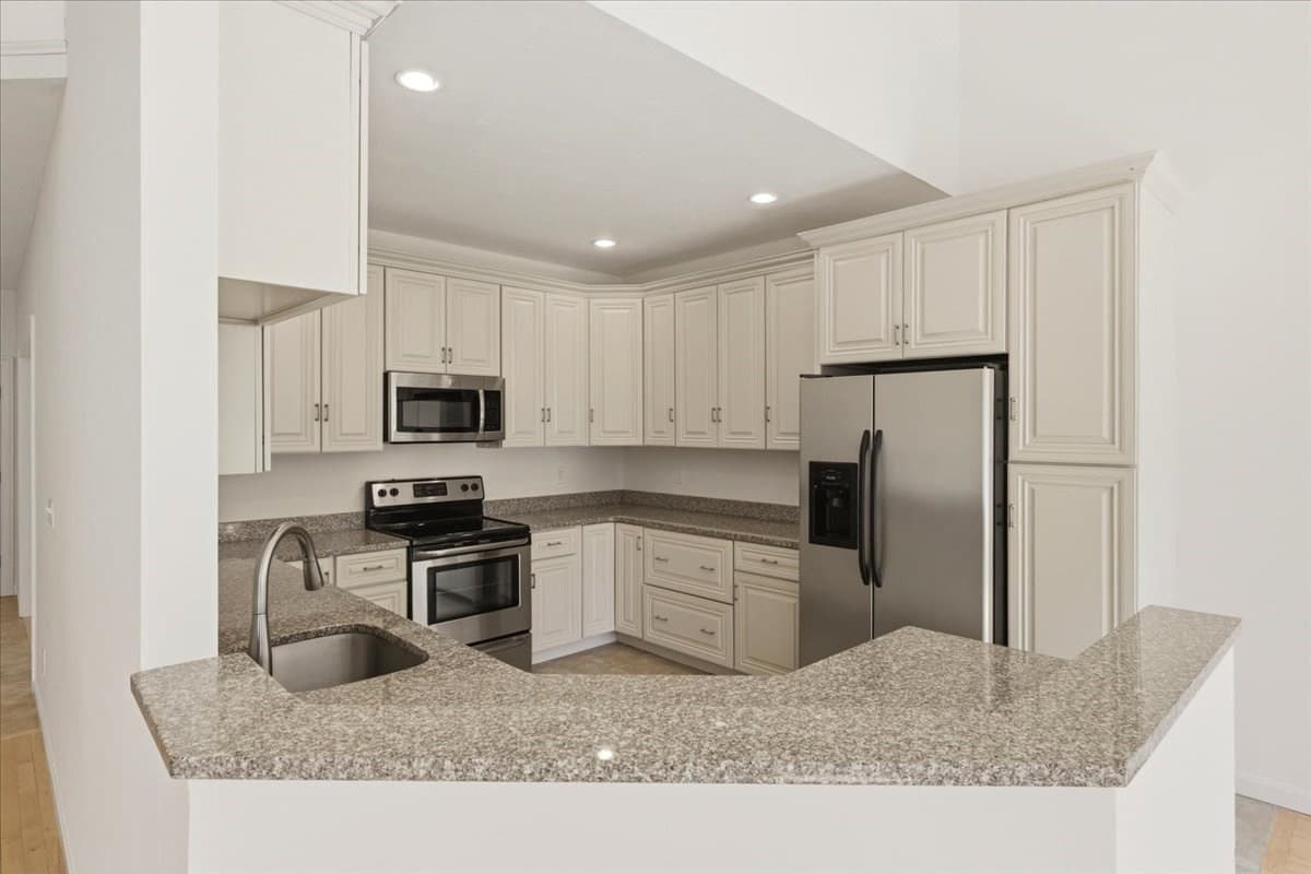 Condominium at 30 Shadow Creek Lane # 30, Ashland MA 01721, Ashland, photo 13 of 27