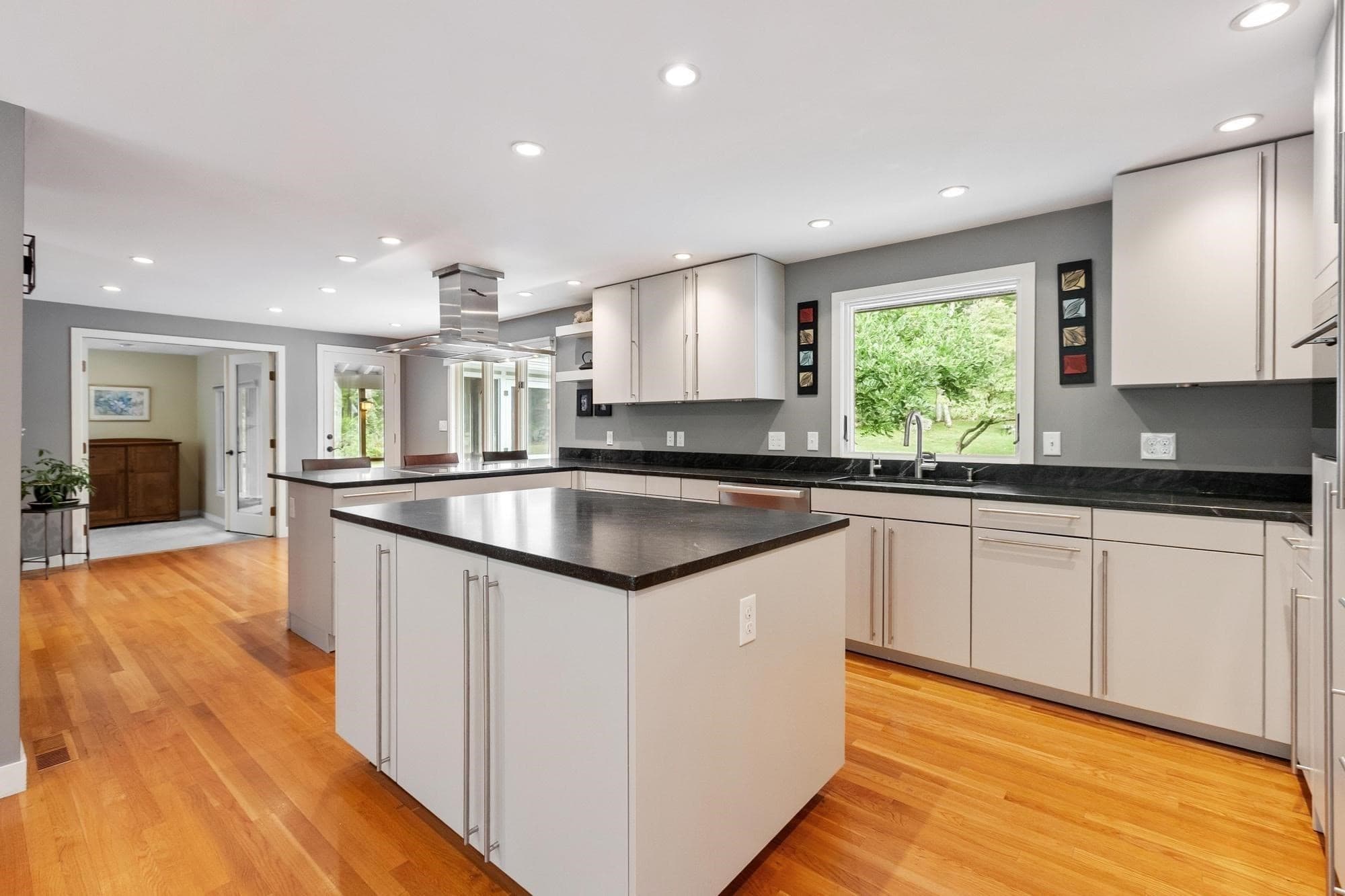 Single Family Residence at 2 Sutton Pl, Acton MA 01720, Acton, photo 7 of 42