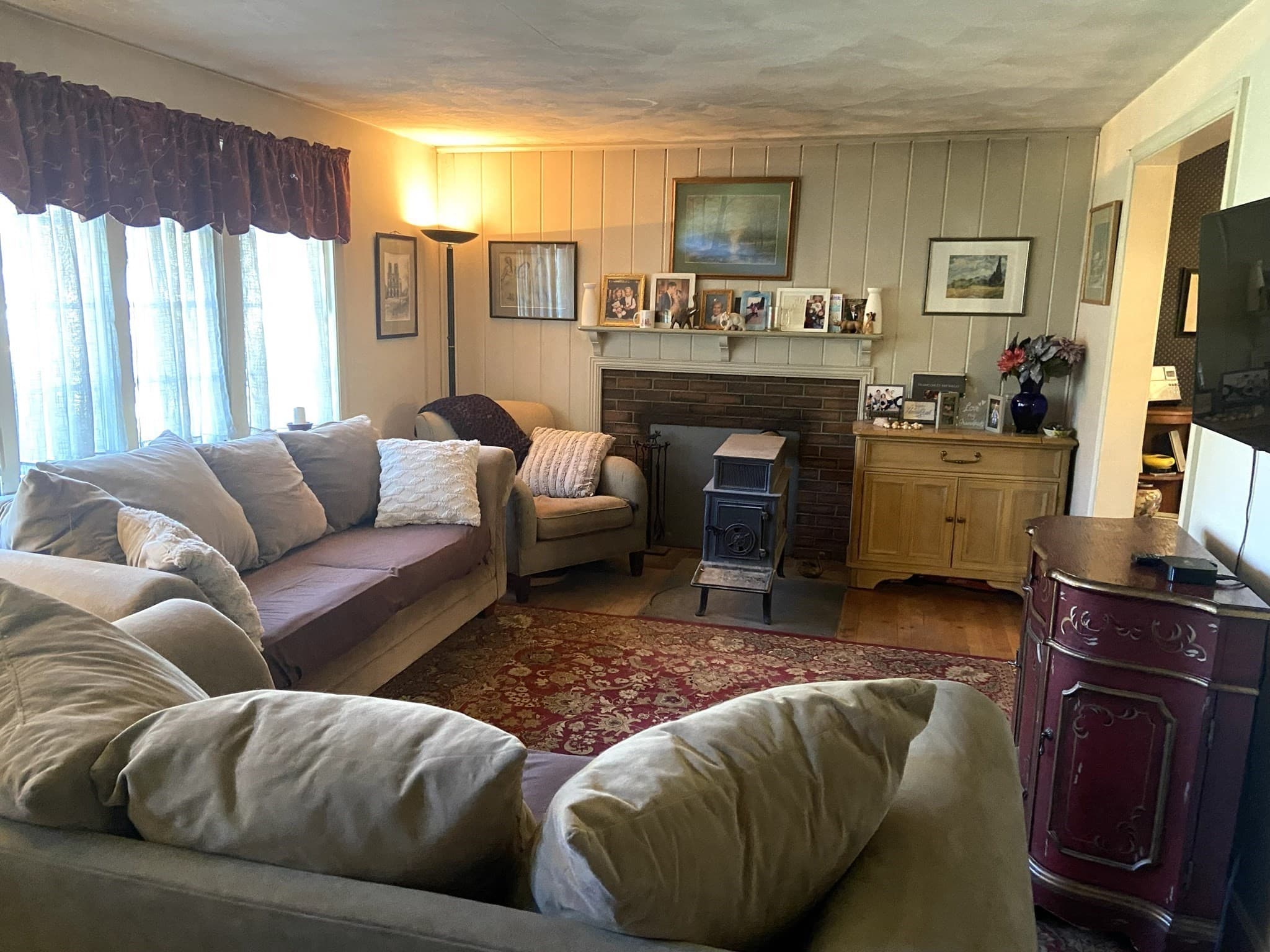 Single Family Residence at 84 Hillside Drive, East Longmeadow MA 01028, East Longmeadow, photo 9 of 19