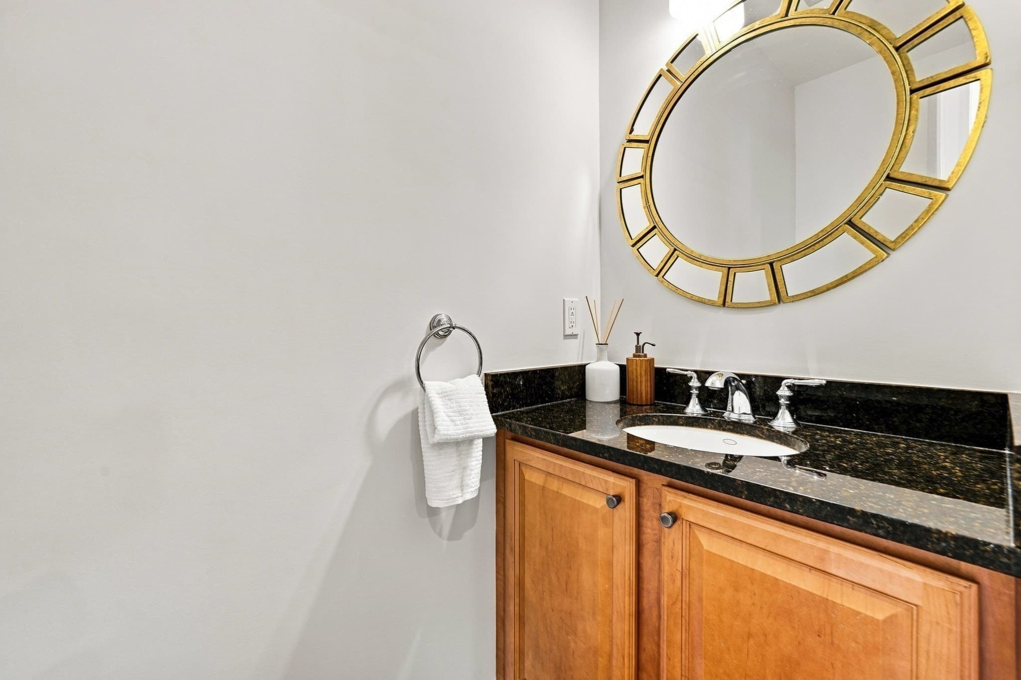 Condominium at 426 Main St # 1, Waltham MA 02452, photo 11 of 34