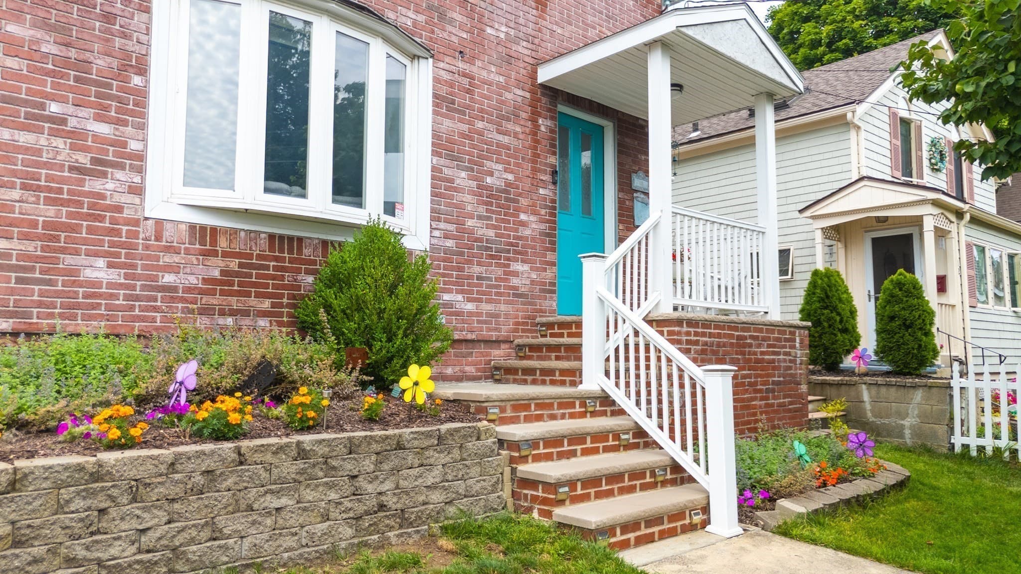 Single Family Residence at 10 Windsor Ave, Lynn MA 01902, Lynn, photo 2 of 32