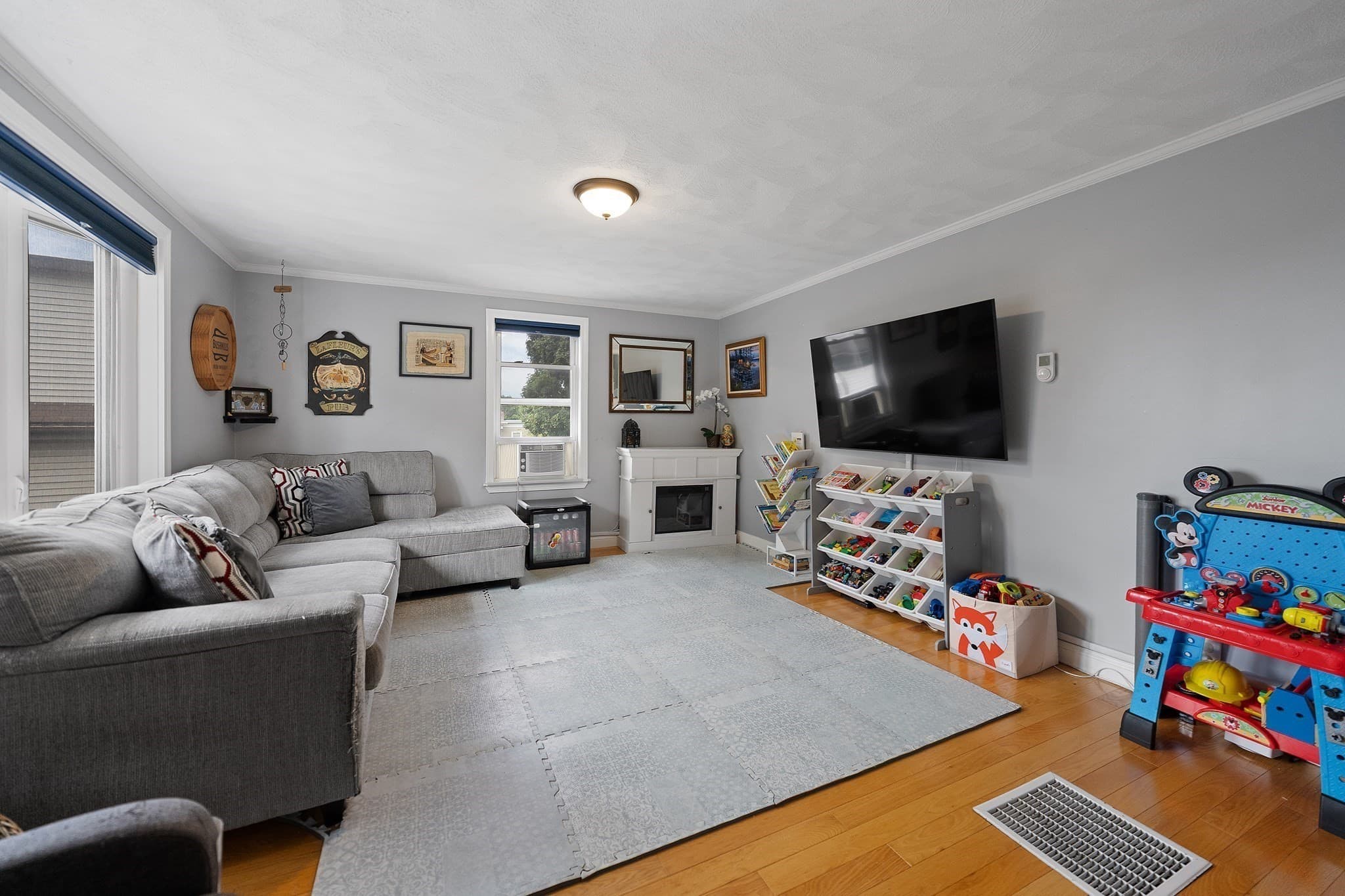 Single Family Residence at 10 Windsor Ave, Lynn MA 01902, Lynn, photo 5 of 32