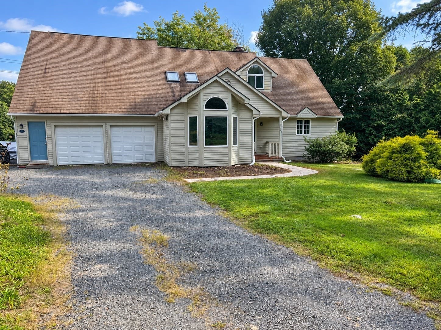 Multi Family at 105-107 North Valley Rd, Pelham MA 01002, photo 2 of 42