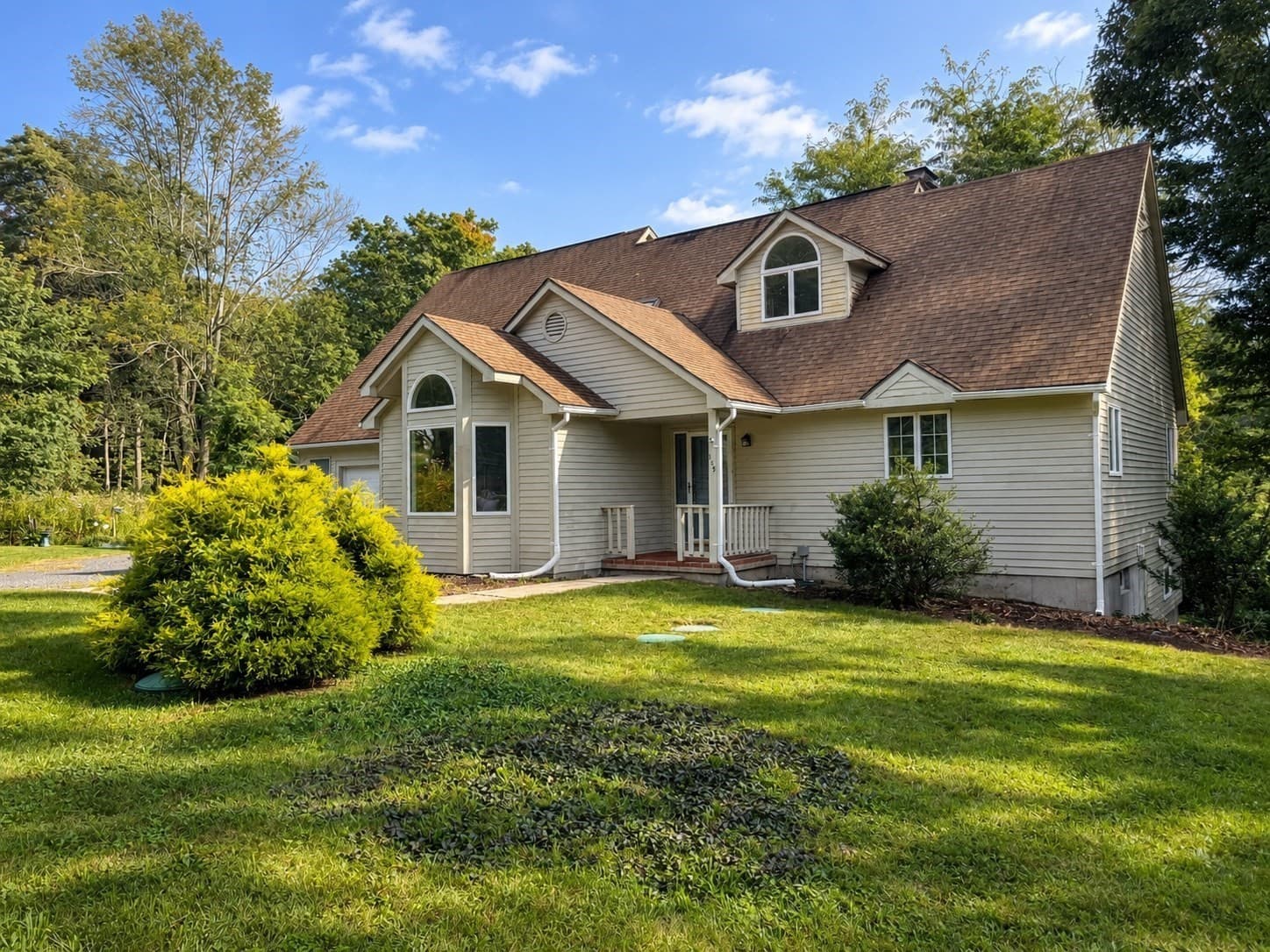 105-107 North Valley Rd, Pelham MA 01002