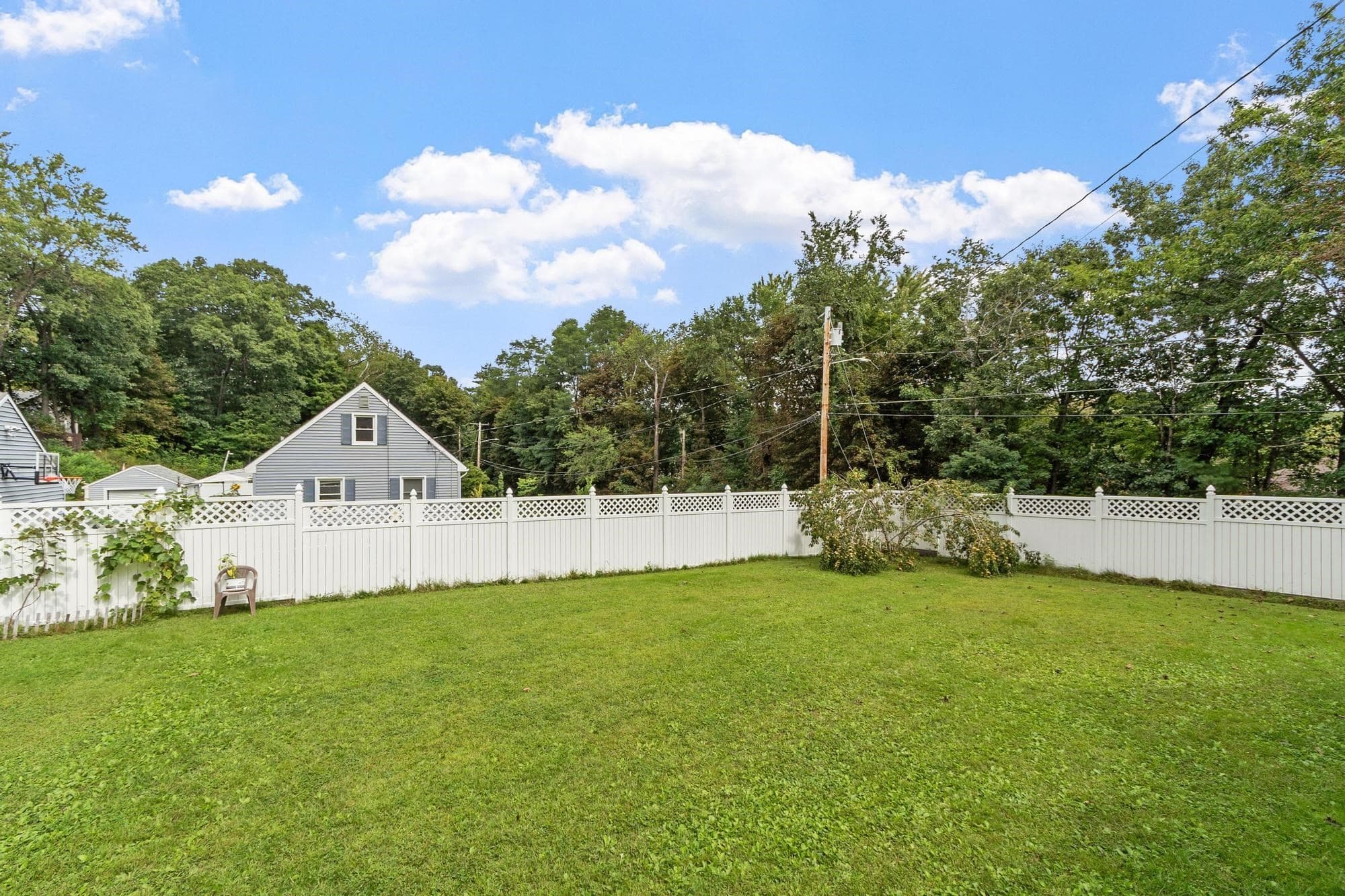 Single Family Residence at 406 Lincoln St, Fitchburg MA 01420, Fitchburg, photo 6 of 35