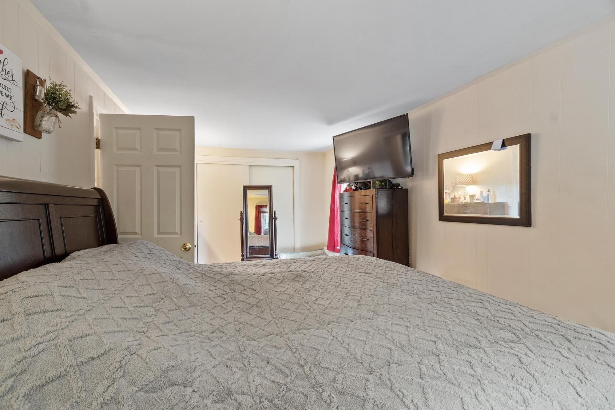 Single Family Residence at 406 Lincoln St, Fitchburg MA 01420, Fitchburg, photo 22 of 35