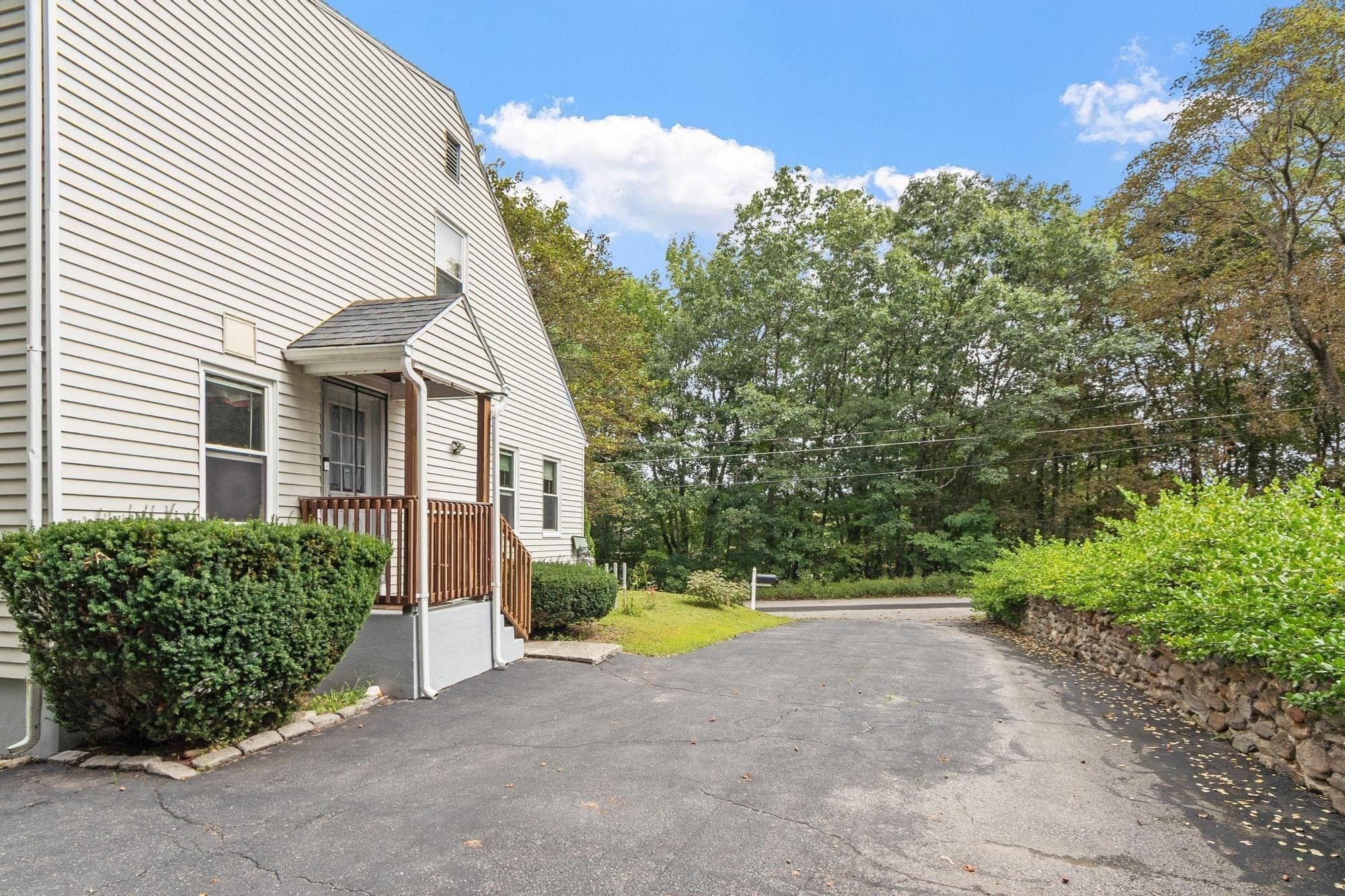 Single Family Residence at 406 Lincoln St, Fitchburg MA 01420, Fitchburg, photo 7 of 35