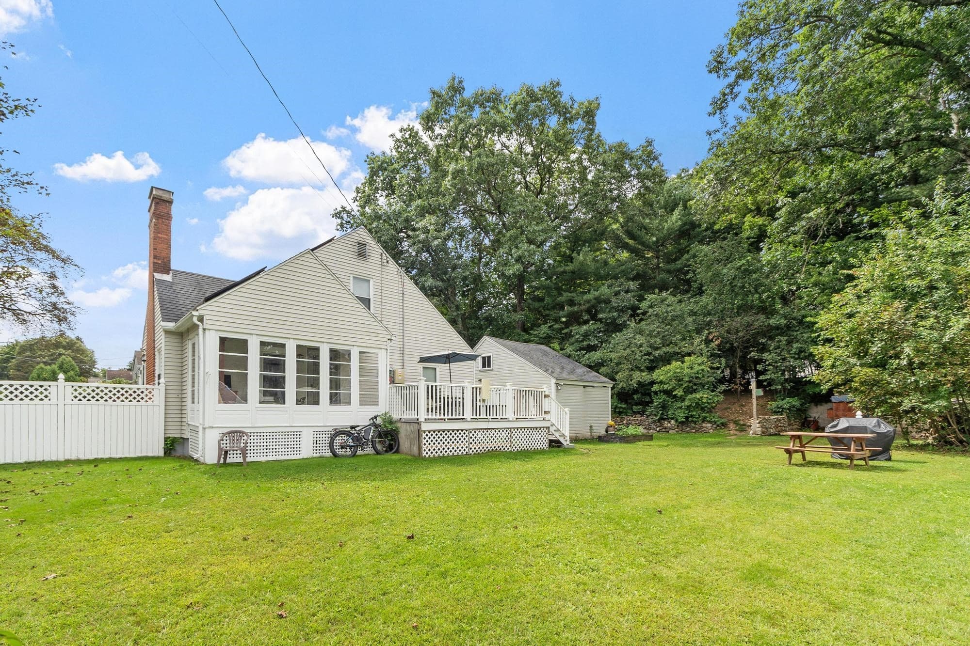 Single Family Residence at 406 Lincoln St, Fitchburg MA 01420, Fitchburg, photo 5 of 35