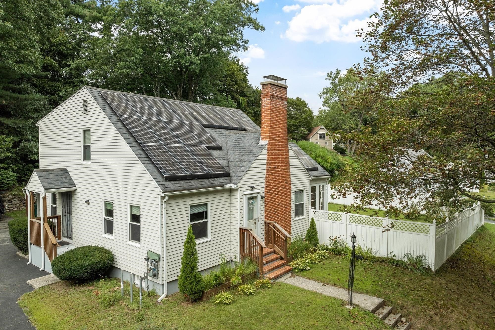 Single Family Residence at 406 Lincoln St, Fitchburg MA 01420, Fitchburg, photo 33 of 35