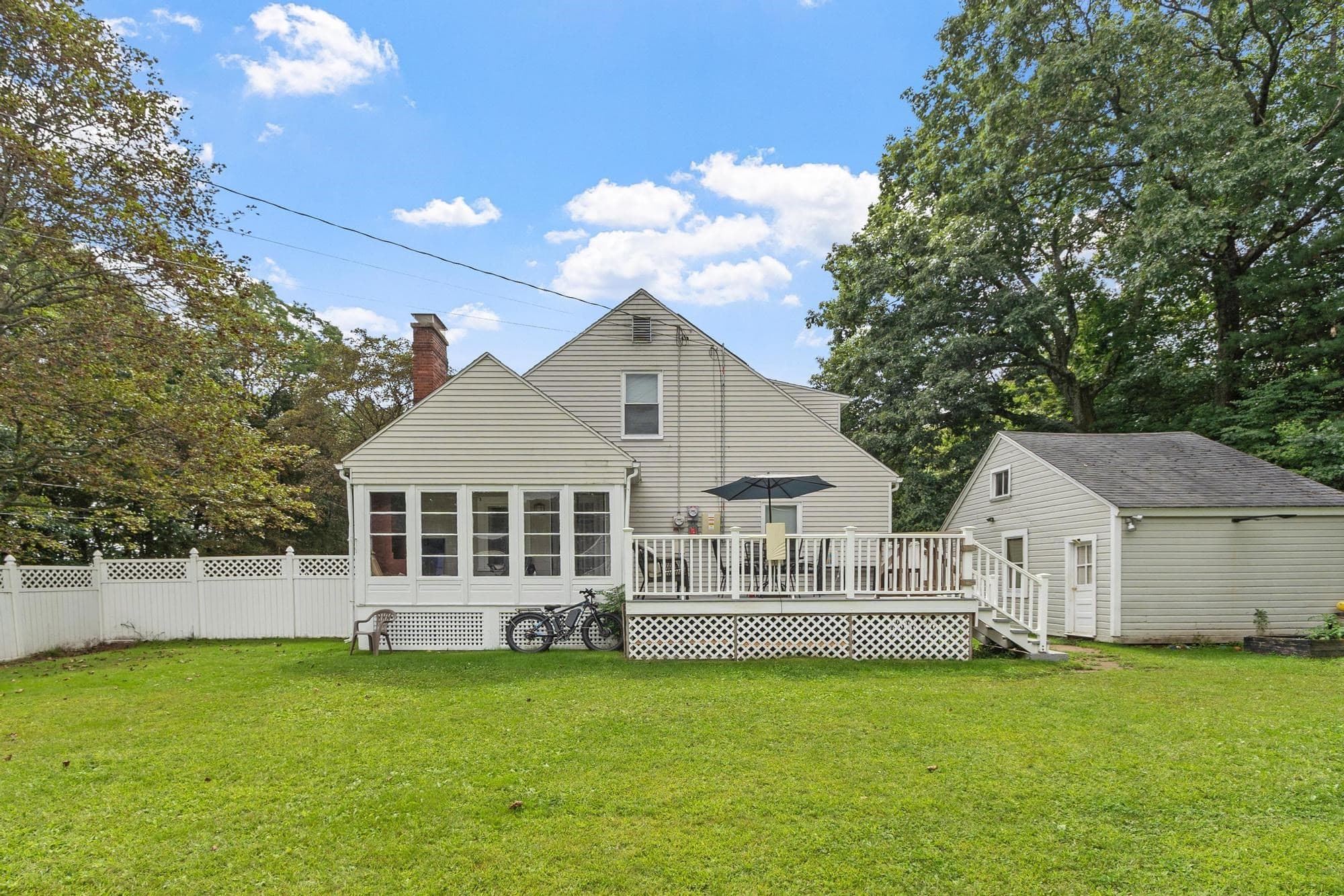 Single Family Residence at 406 Lincoln St, Fitchburg MA 01420, Fitchburg, photo 4 of 35
