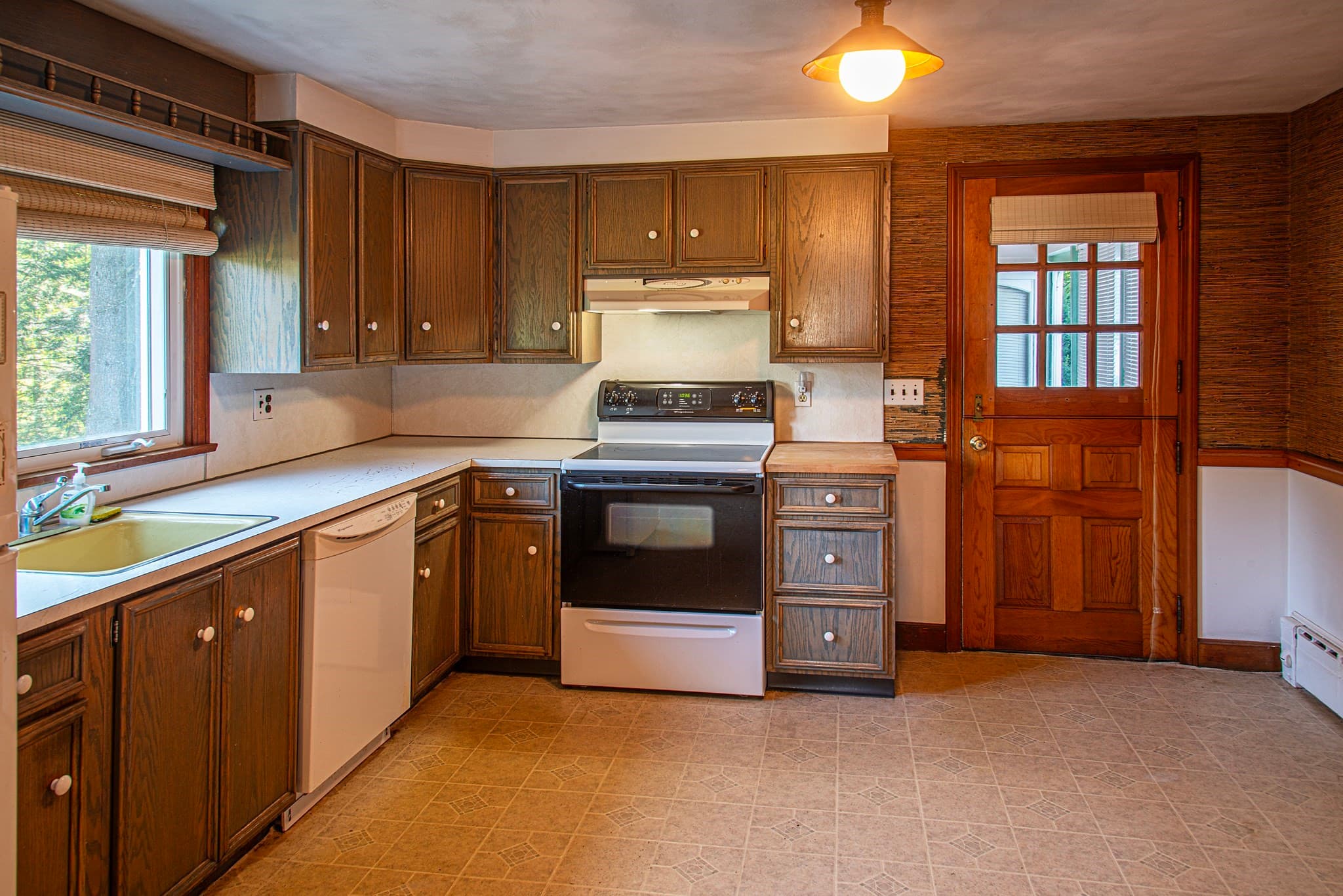 Single Family Residence at 10 Dwight Street, Hatfield MA 01038, Hatfield, photo 6 of 28