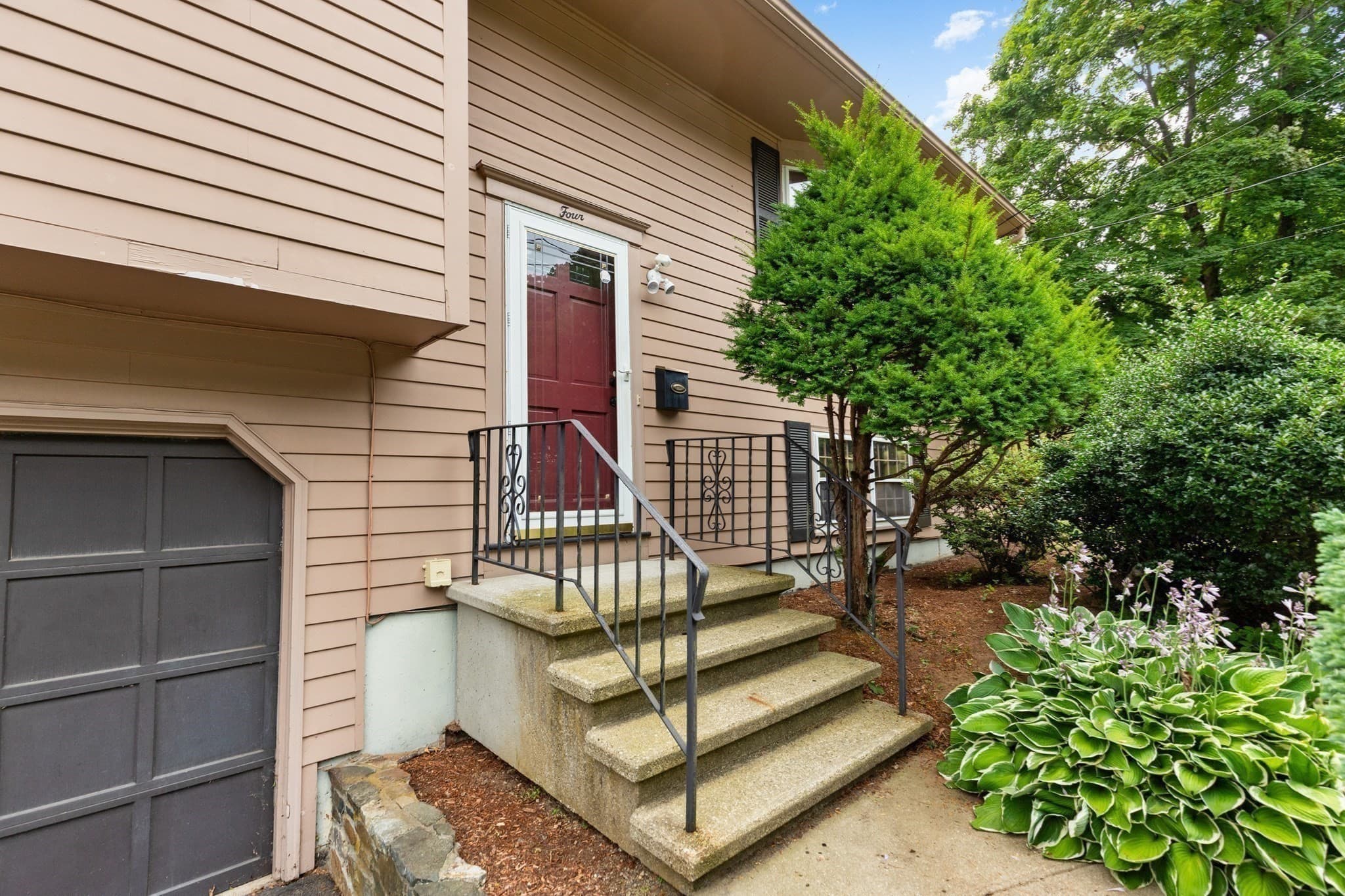 Single Family Residence at 4 West St, Wakefield MA 01880, photo 3 of 21