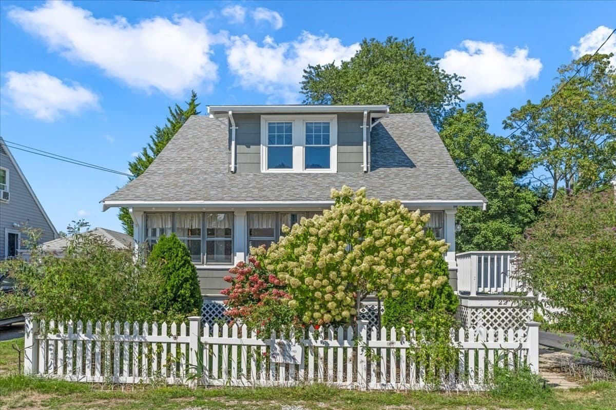22-24 Leonard Rd, Weymouth MA 02191