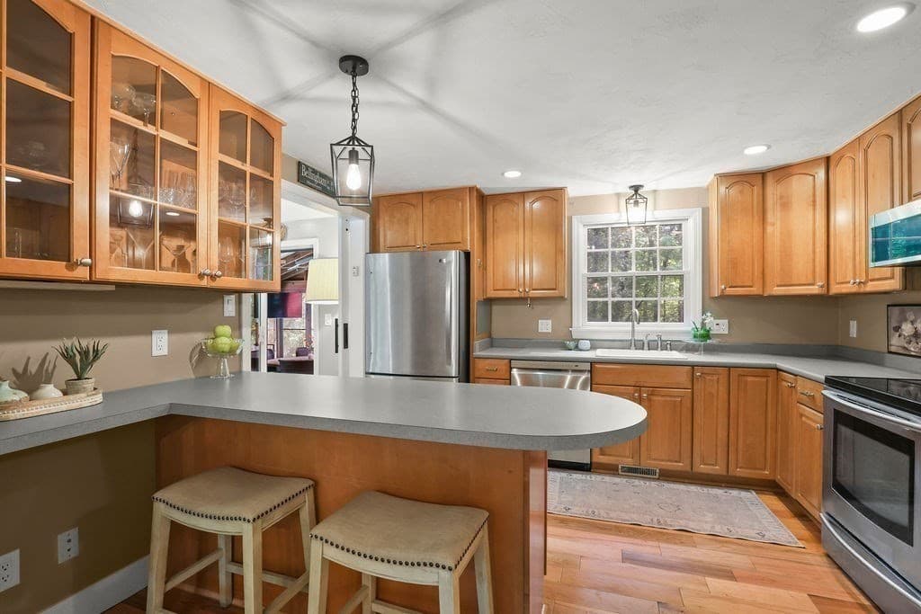 Single Family Residence at 11 Barrett, Bellingham MA 02019, Bellingham, photo 11 of 39