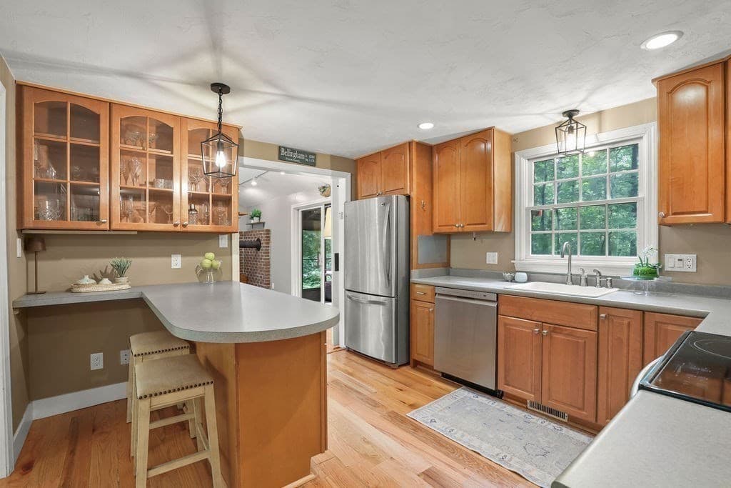 Single Family Residence at 11 Barrett, Bellingham MA 02019, Bellingham, photo 8 of 39